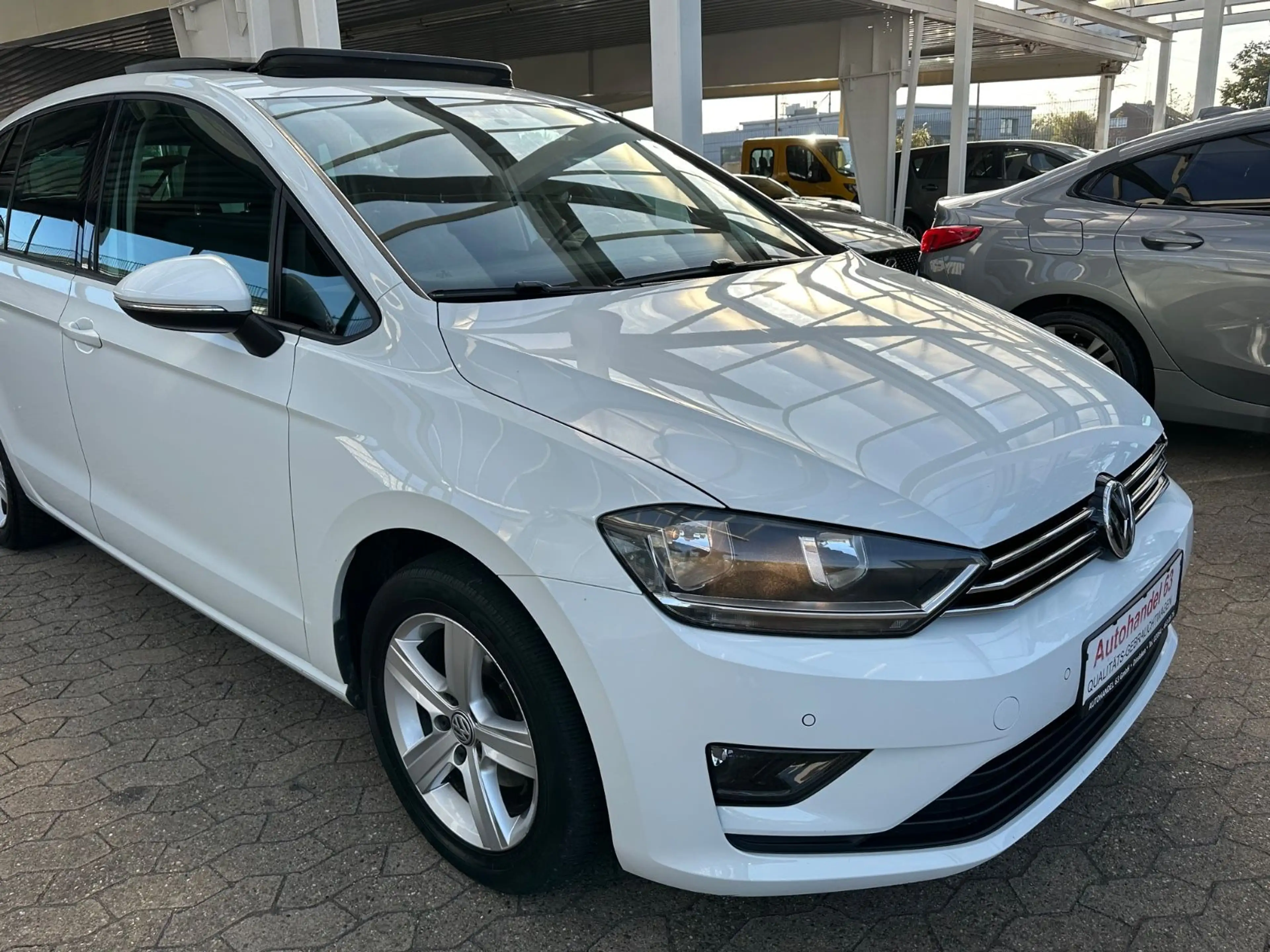 Volkswagen Golf Sportsvan *Pano*Klima*Alu*Tempomat*PDC*Elekt — photo 10
