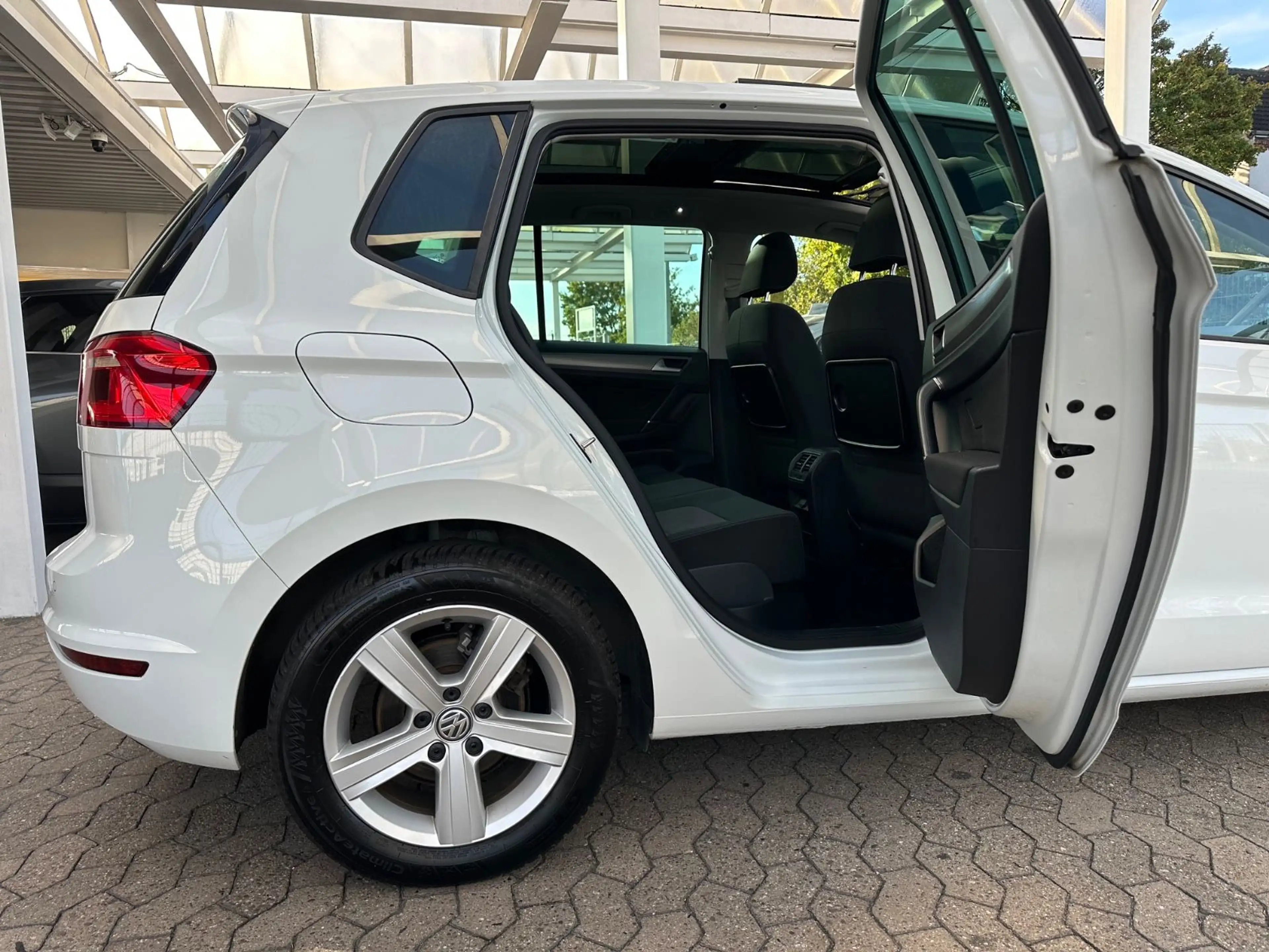 Volkswagen Golf Sportsvan *Pano*Klima*Alu*Tempomat*PDC*Elekt — photo 8