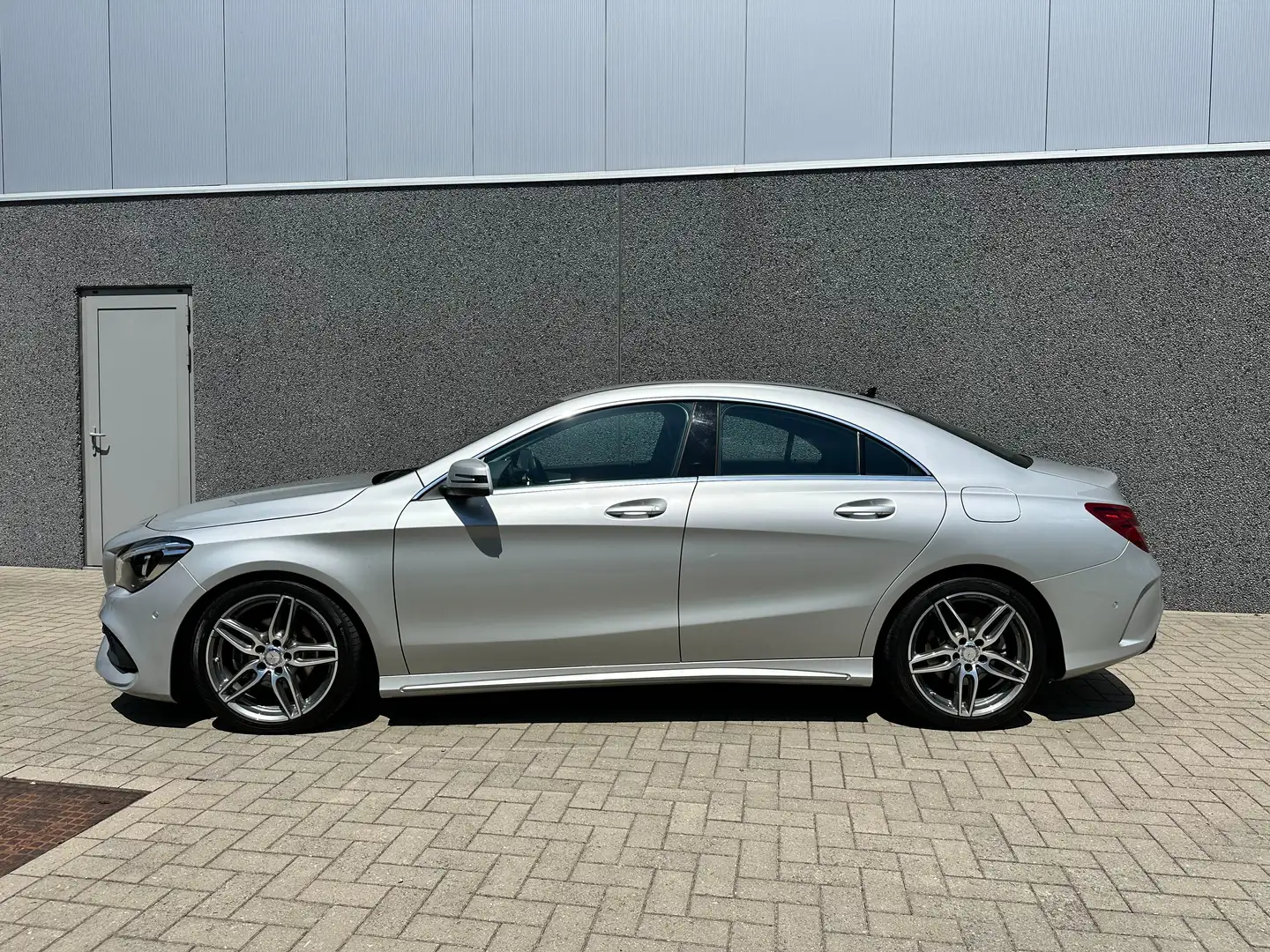 Mercedes-Benz CLA 180 CLA 180 7G-DCT AMG Line Argent - 2
