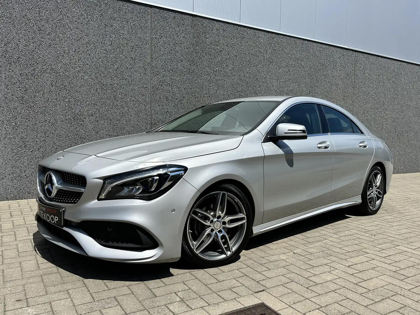 Mercedes-Benz CLA 180 CLA 180 7G-DCT AMG Line Argent - 1