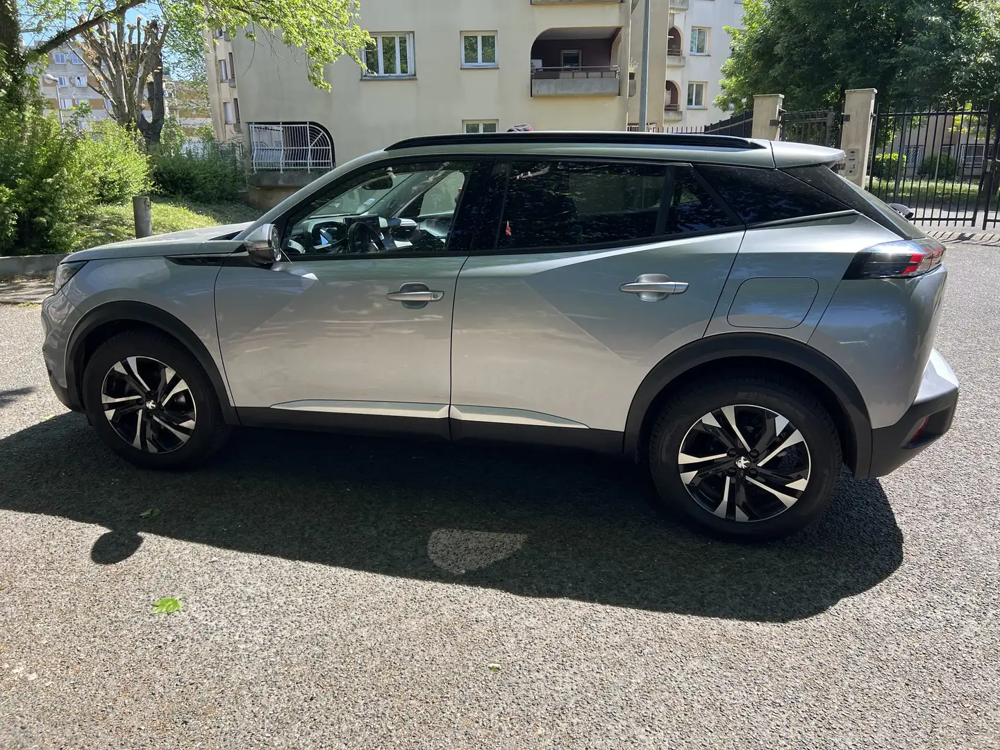 Peugeot 2008 1.2 PureTech 130ch S&S BVM6 Féline Titane - 1