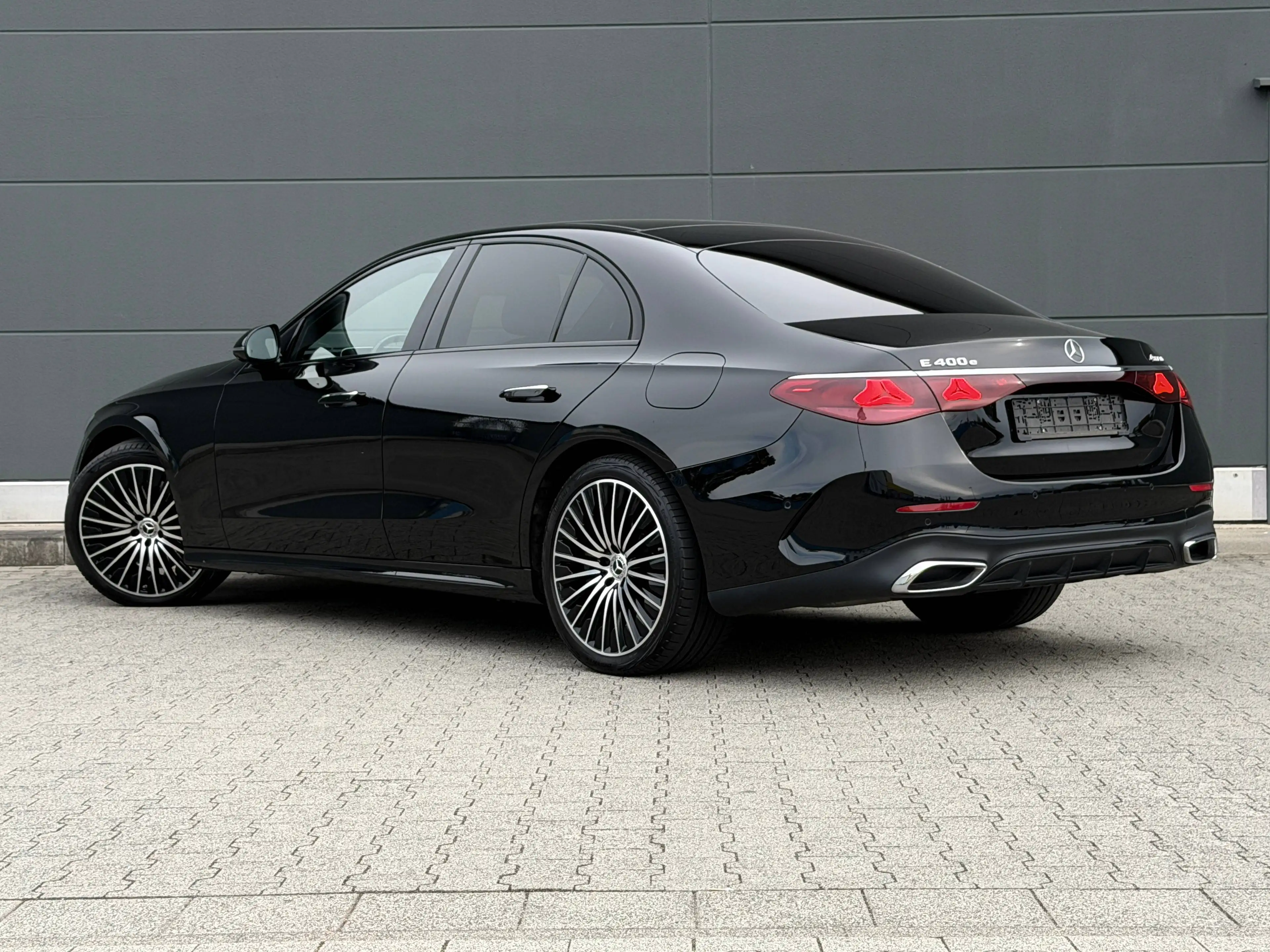 Mercedes-Benz E 400 E 400 e 4Matic 3x AMG HeadUp 360°Kam Night-Paket Unfallfrei — photo 4