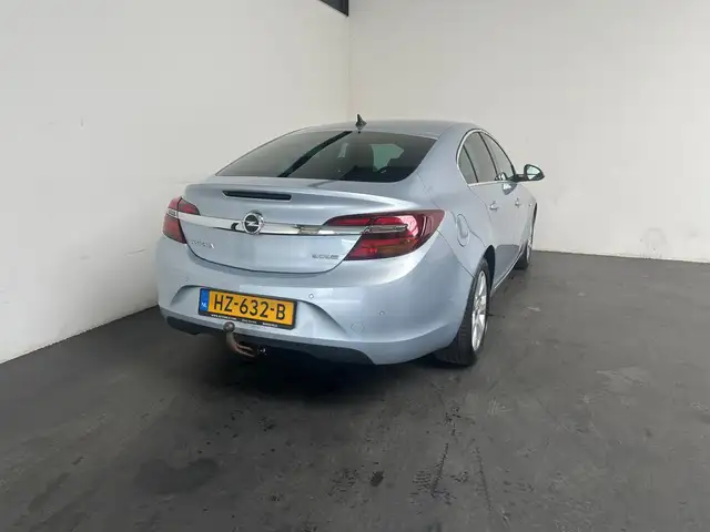 Opel Insignia view 2