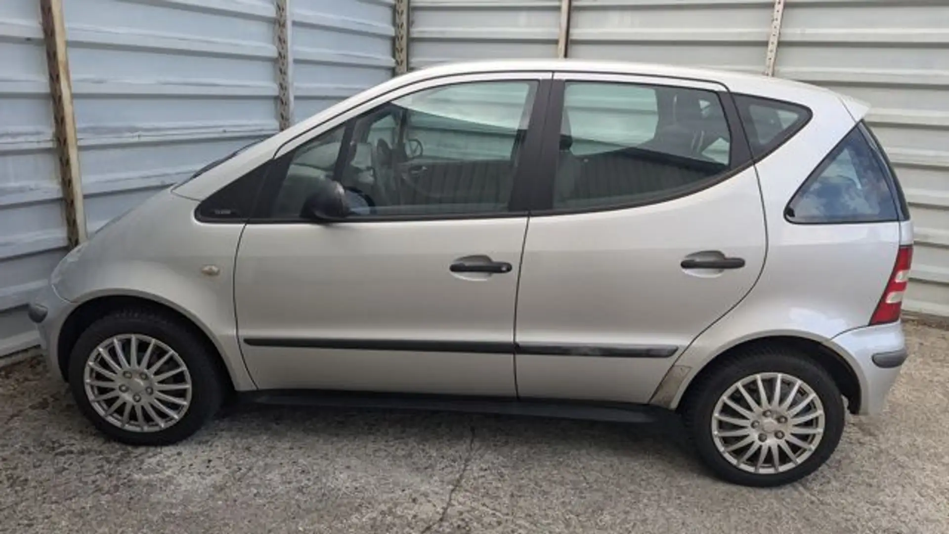 Mercedes-Benz A 140 *Klimaanlage*Anhängerkupplung* Silber - 2