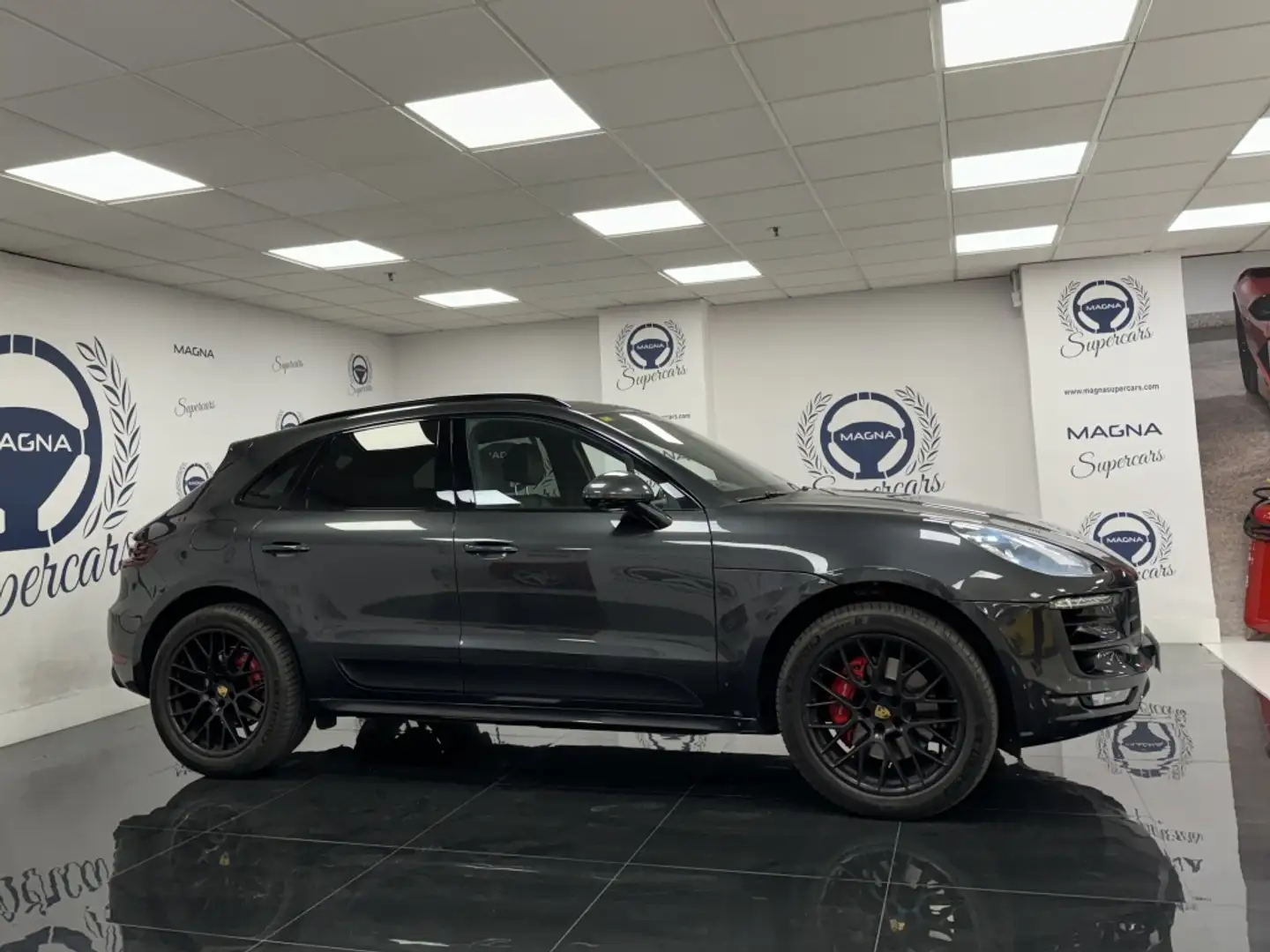 Porsche Macan GTS Aut. Gris - 2