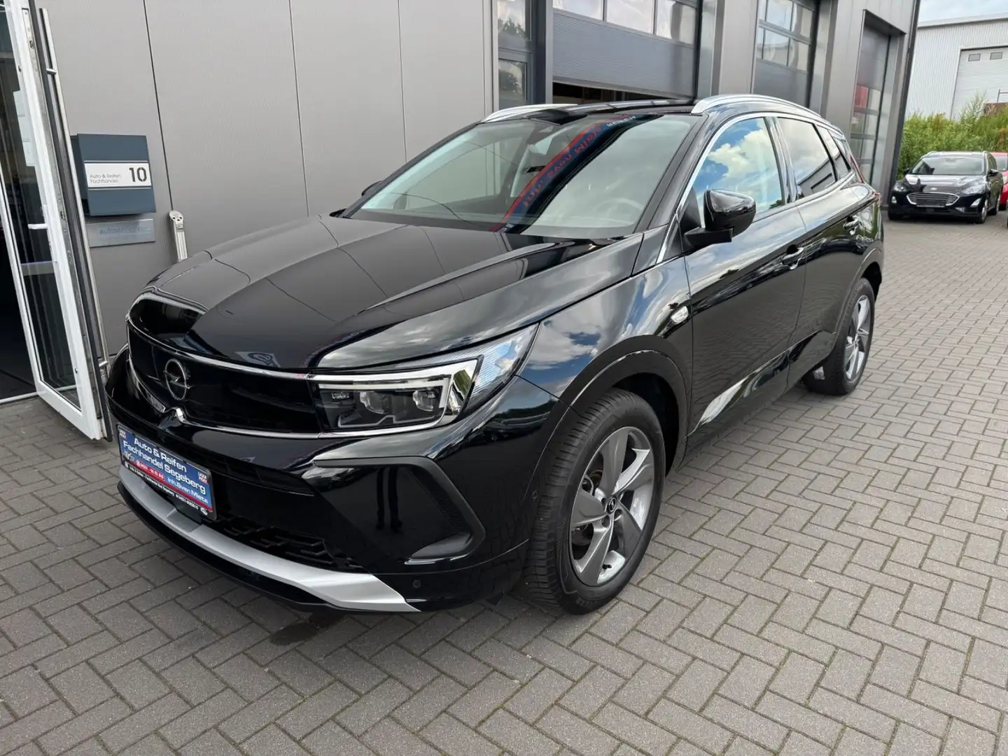 Opel Grandland X Grandland 1.5CDTI Ultimate AUTOMATIK*LED*NAVI* Black - 1