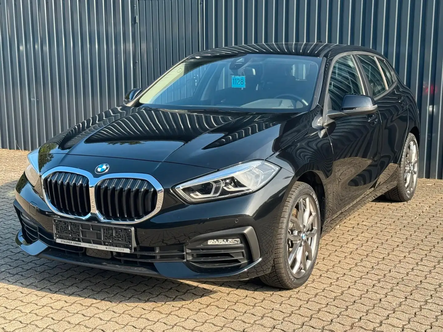 BMW 120 i Autom. 5-Türer/ Lenkradheiz/HiFi/18"M-Räder Negro - 2