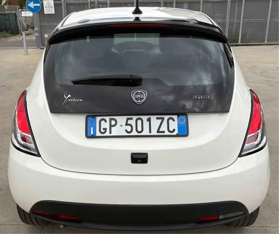 Lancia Ypsilon 2023