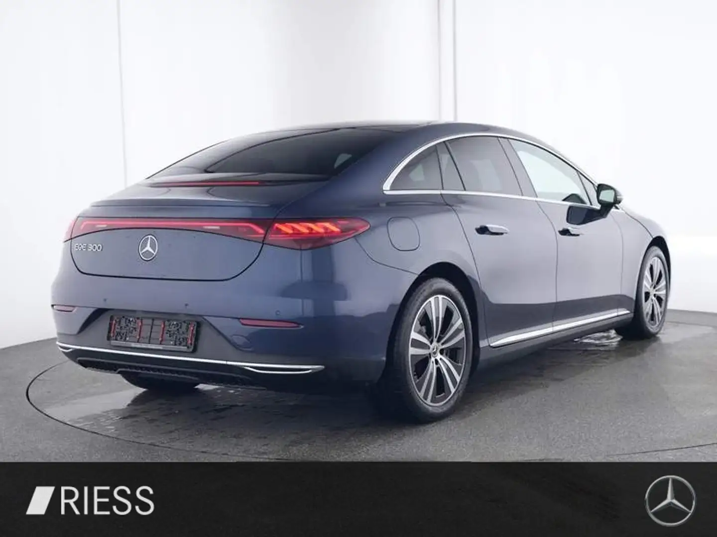 Mercedes-Benz EQE 300 Electric Art Distr Pano Hyper WPumpe 360 Albastru - 2