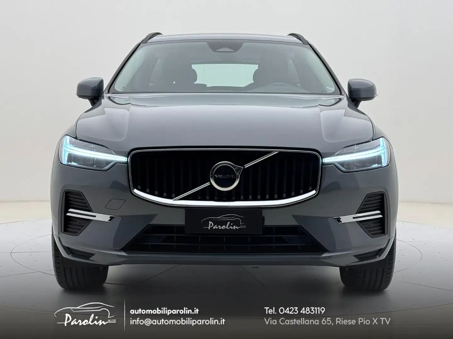 Volvo XC60 B4 (d) automatico Core Telecamera-CarPlay-Navi Grigio - 2