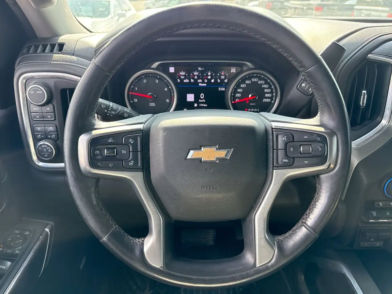 Chevrolet Silverado 2500 снимка Chevrolet Silverado 2500
