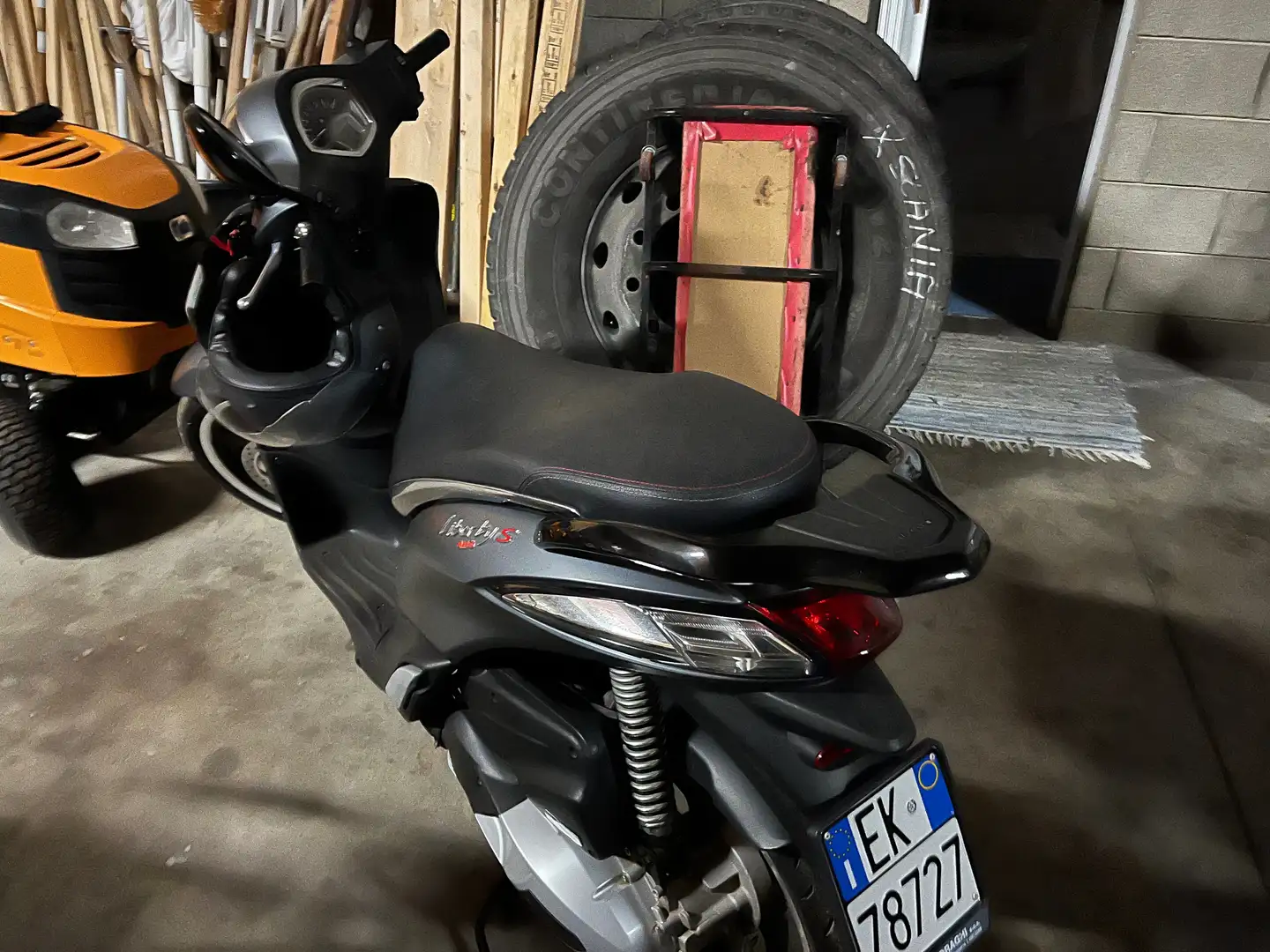 Piaggio Liberty 125 ie S Noir - 2
