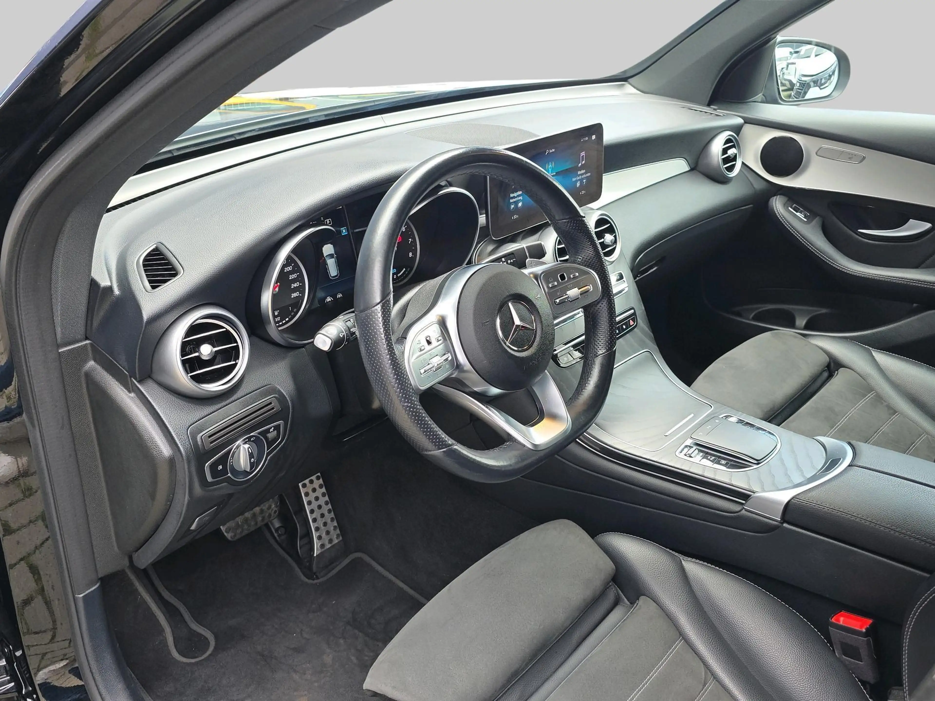 Mercedes-Benz GLC 300 300e 4MATIC Premium | Automaat | Trekhaak | Elektr — photo 4