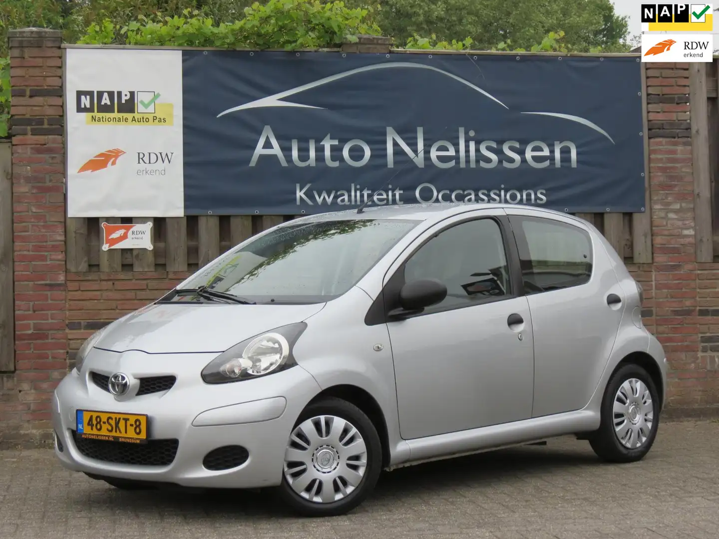 Toyota Aygo 1.0-12V Now| AIRCO | 5-DEURS | NAP | ELEK RAMEN | Gris - 1