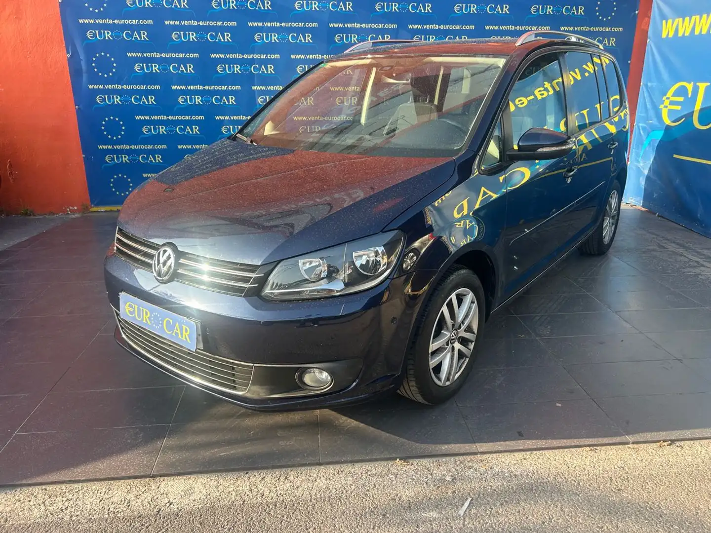 Volkswagen Touran 1.6TDI Edition 105 Azul - 1
