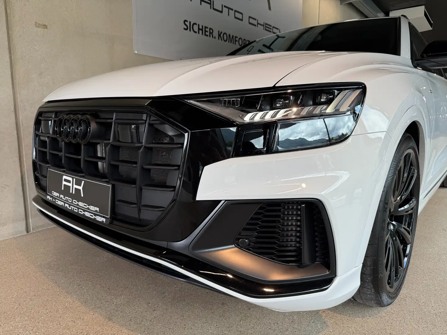 Audi Q8 55 TFSI quattro Weiß - 2