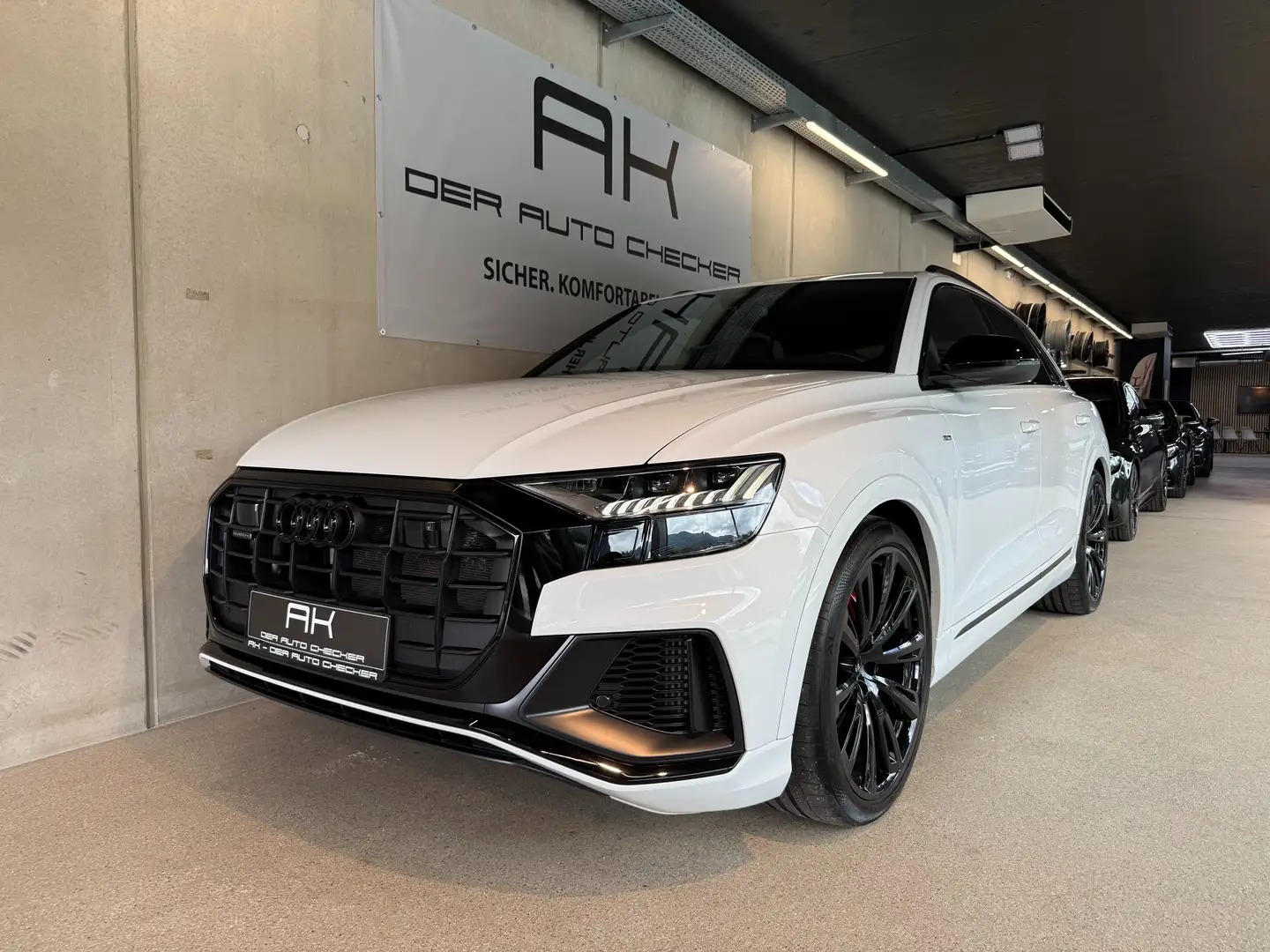 Audi Q8 55 TFSI quattro Weiß - 1