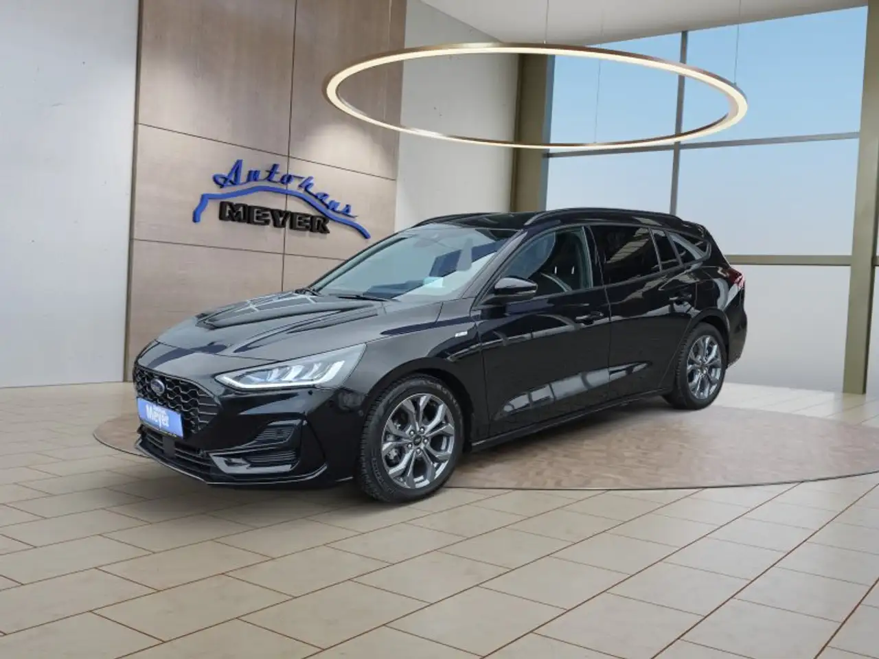 Ford Focus Turnier ST-Line X 1,0 125PS aAHK/Navi/LED/Winterp. — миниатюра 1