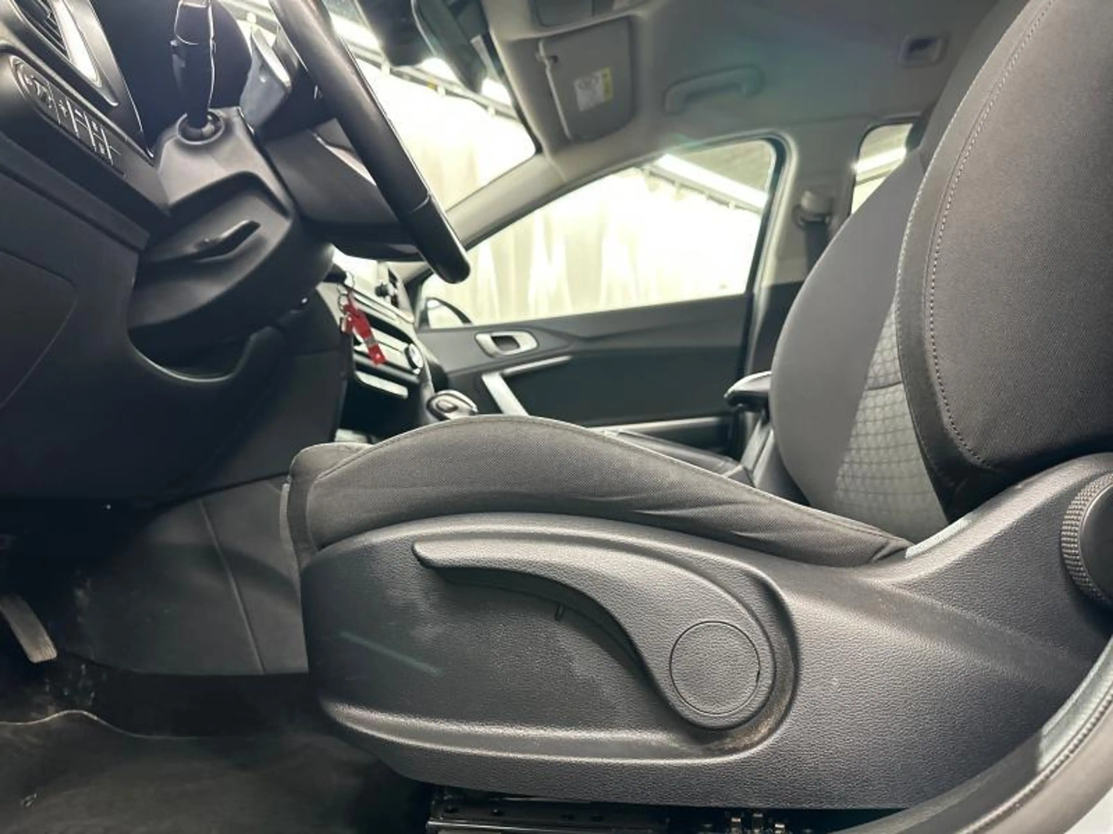 Kia Ceed SW / cee'd SW AT | Winter Pack | All Season Tyres — photo 17