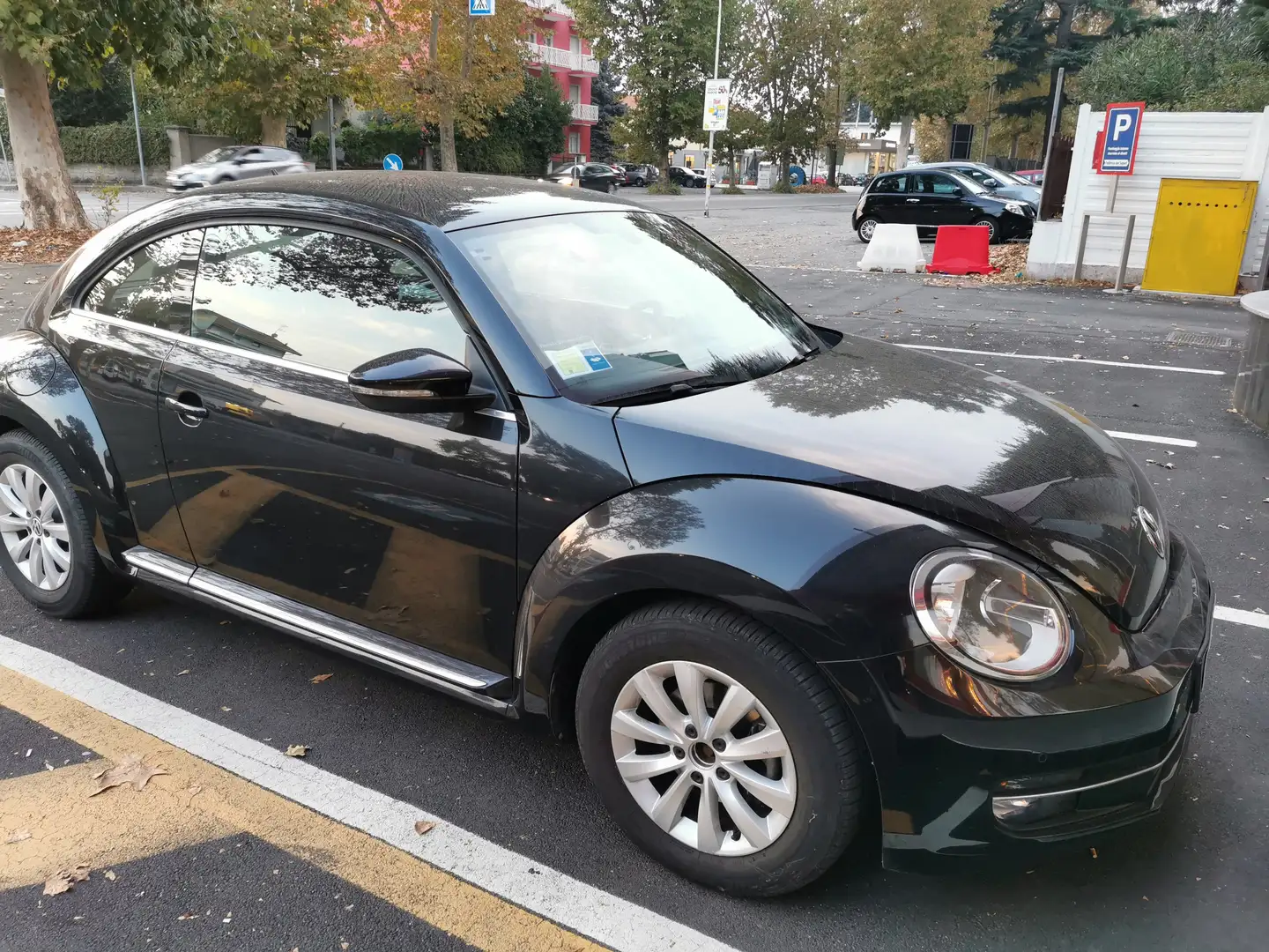 Volkswagen Maggiolino Maggiolino 2011 2.0 tdi bm Design 110cv dsg Nero - 2