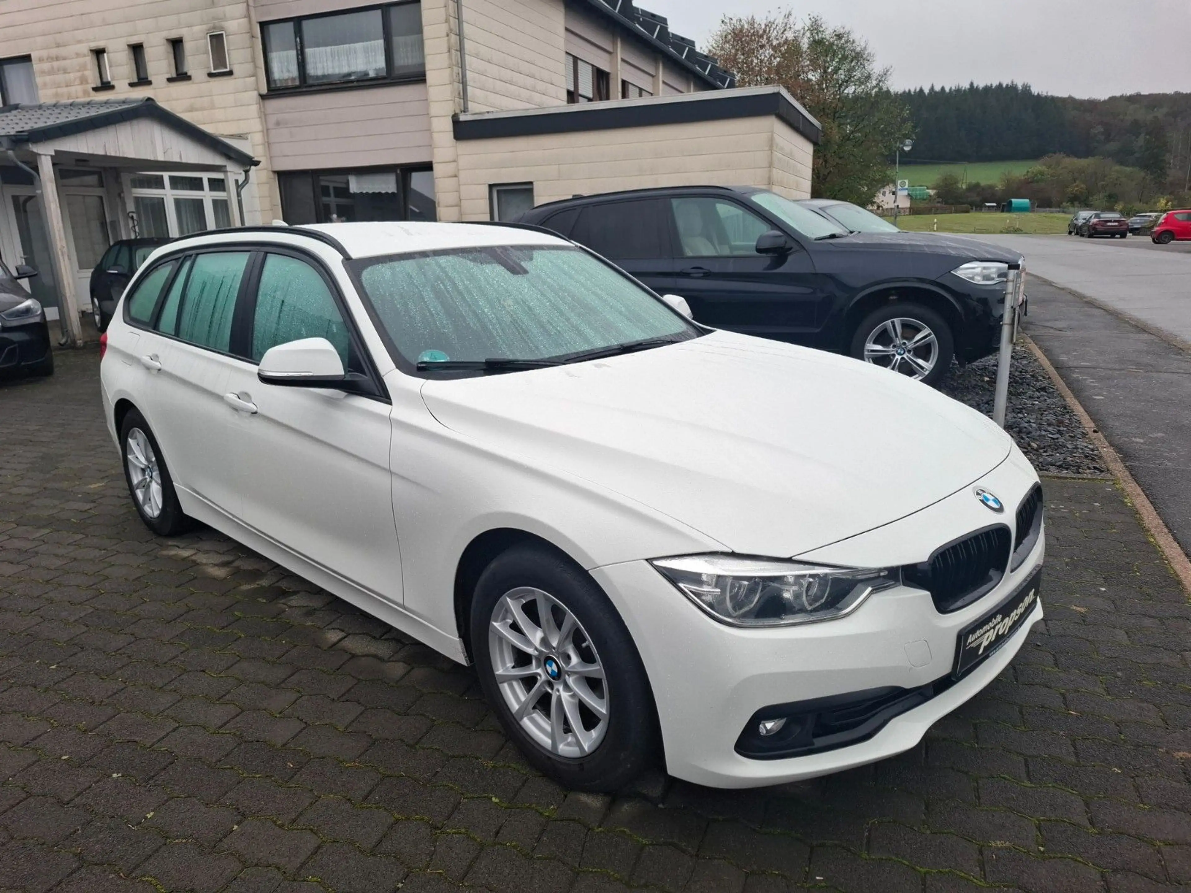 BMW 318 Touring Advantage NAVI LED — photo 2