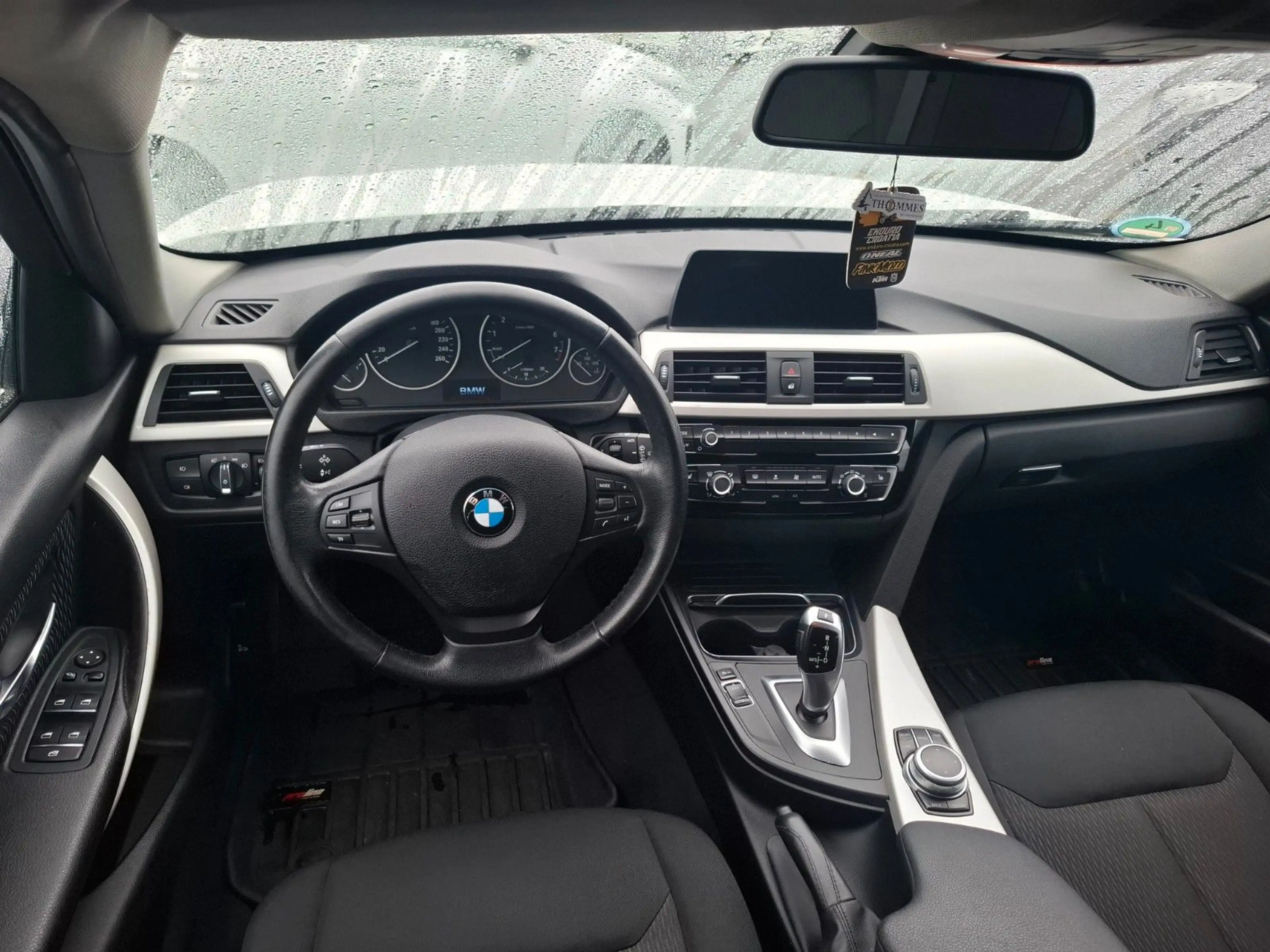 BMW 318 Touring Advantage NAVI LED — photo 7
