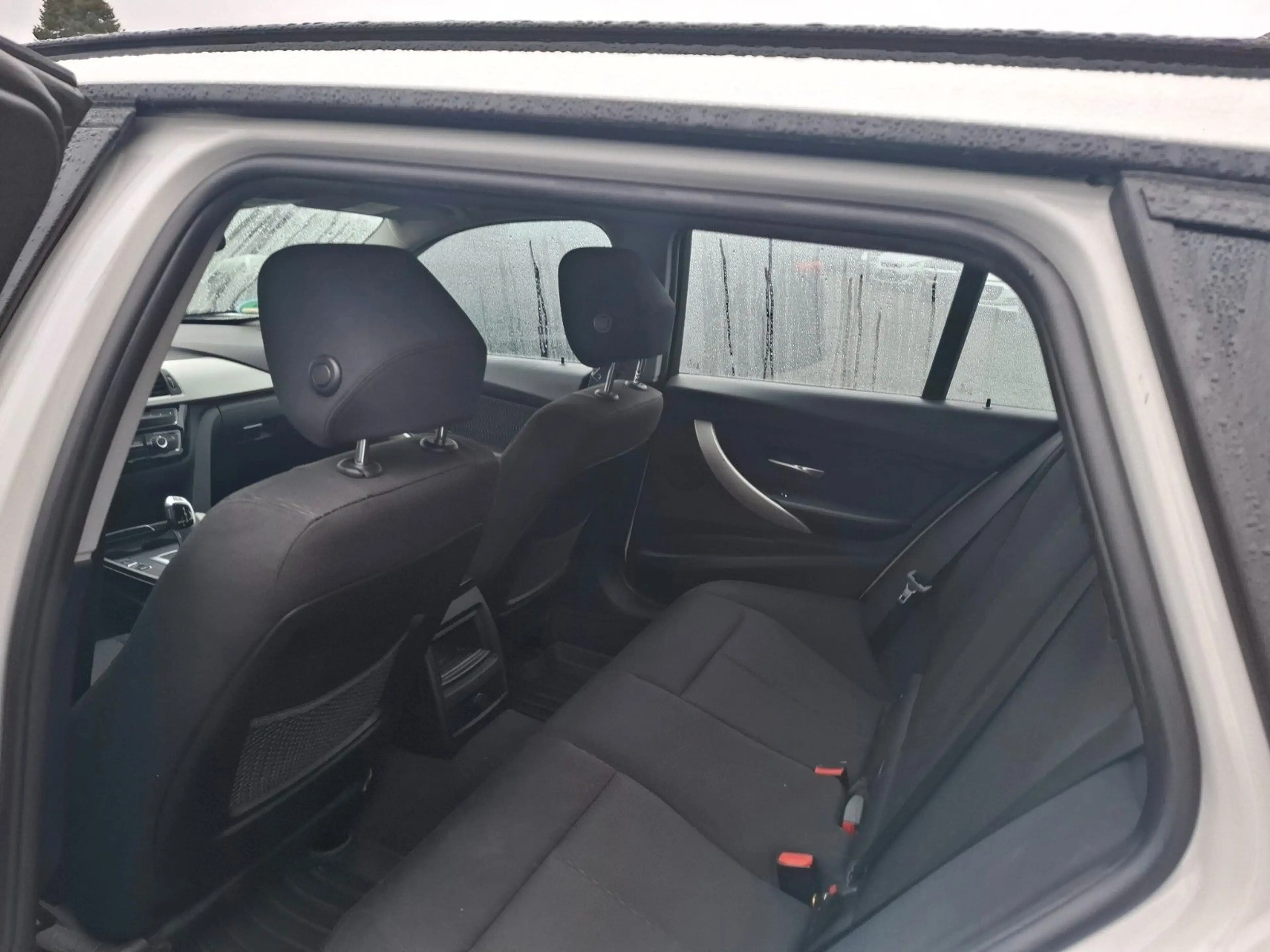 BMW 318 Touring Advantage NAVI LED — photo 6