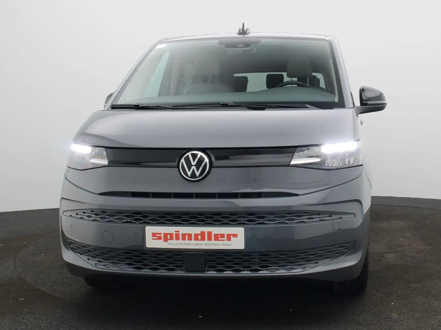 Volkswagen T7 Multivan 2,0 l 110 kW TDI SCR Frontantrieb 7-Gan Grigio - 2