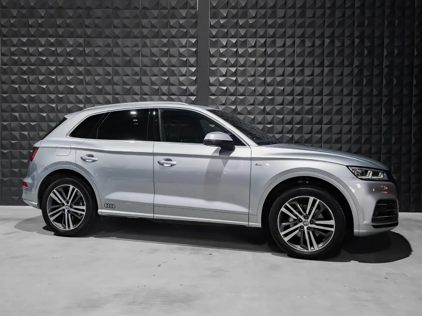 Audi Q5 55 TFSI e quattro Competition | Pano | 20” | Side Gris - 2