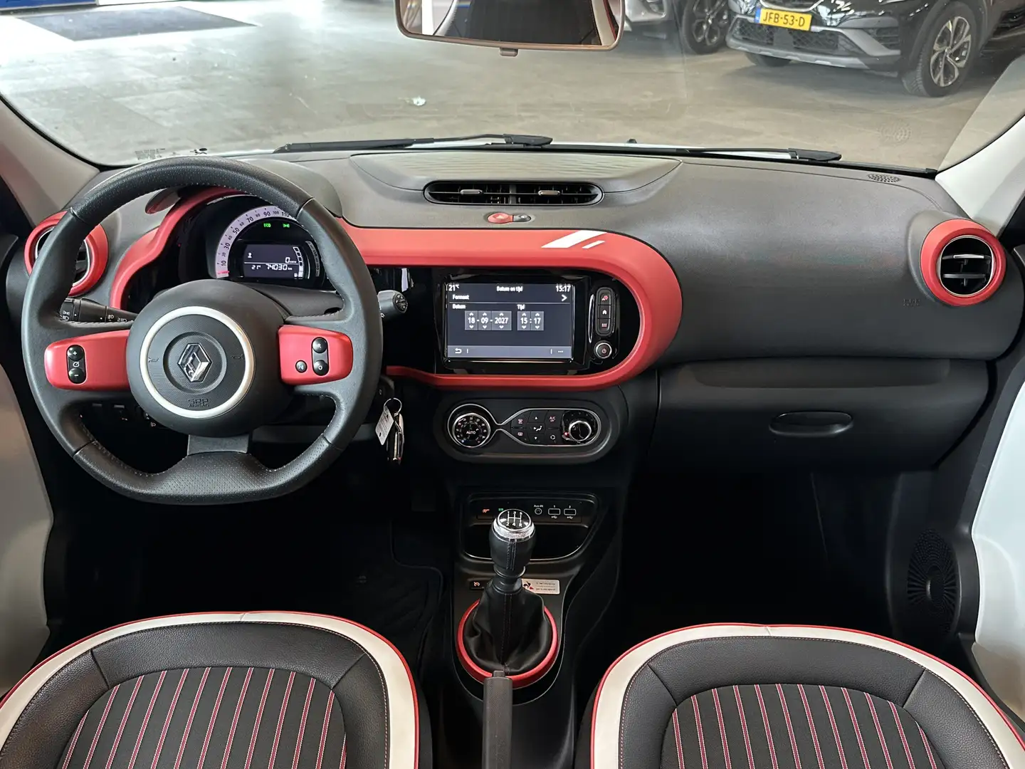 Renault Twingo 0.9 TCe 92pk | Le coq Sportif | Navi R-Link | Clim Blanc - 2