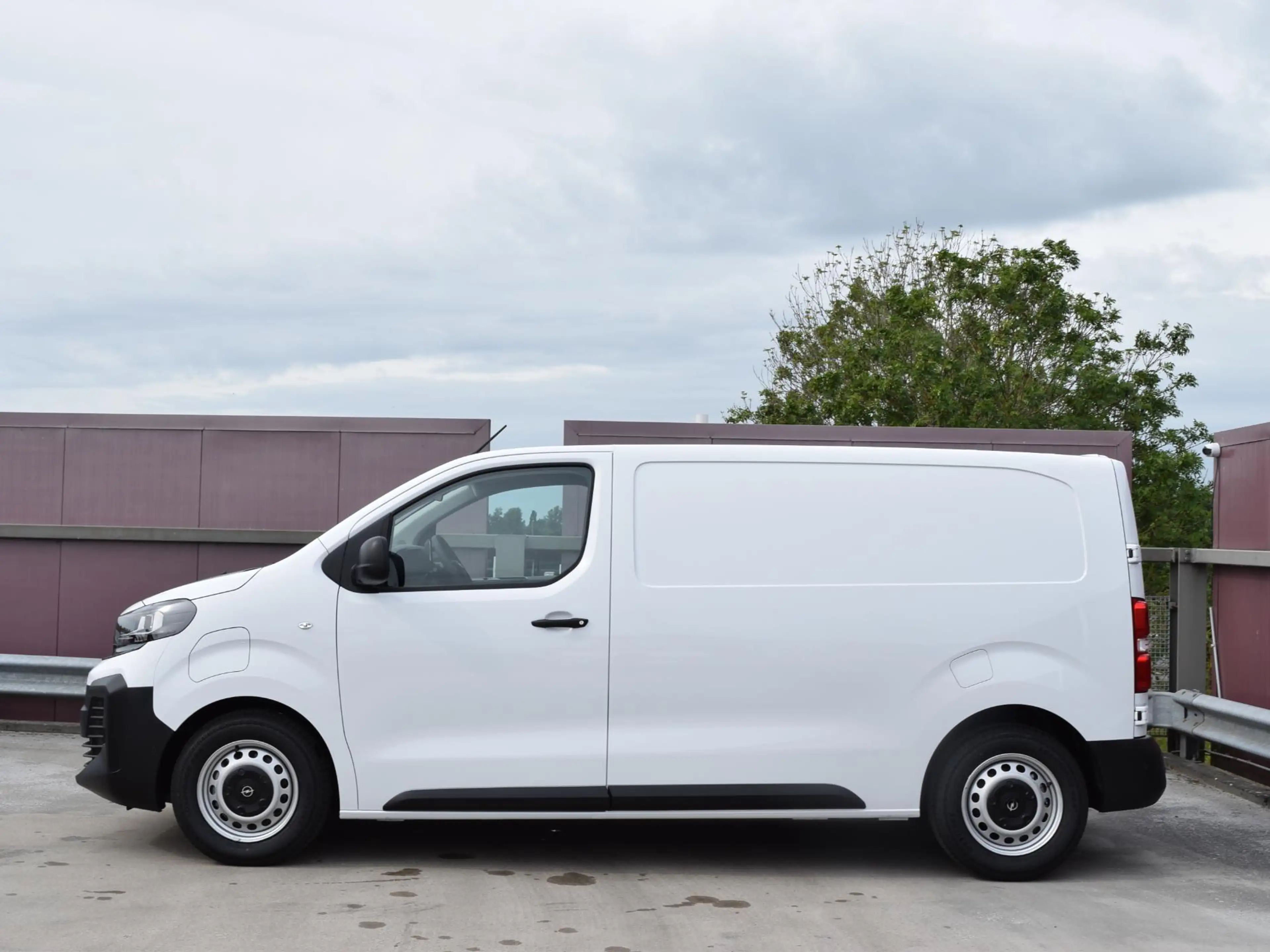 Opel Vivaro-e Electric L2 75 kWh LED Laadruimteverlichting (FC56 — photo 2