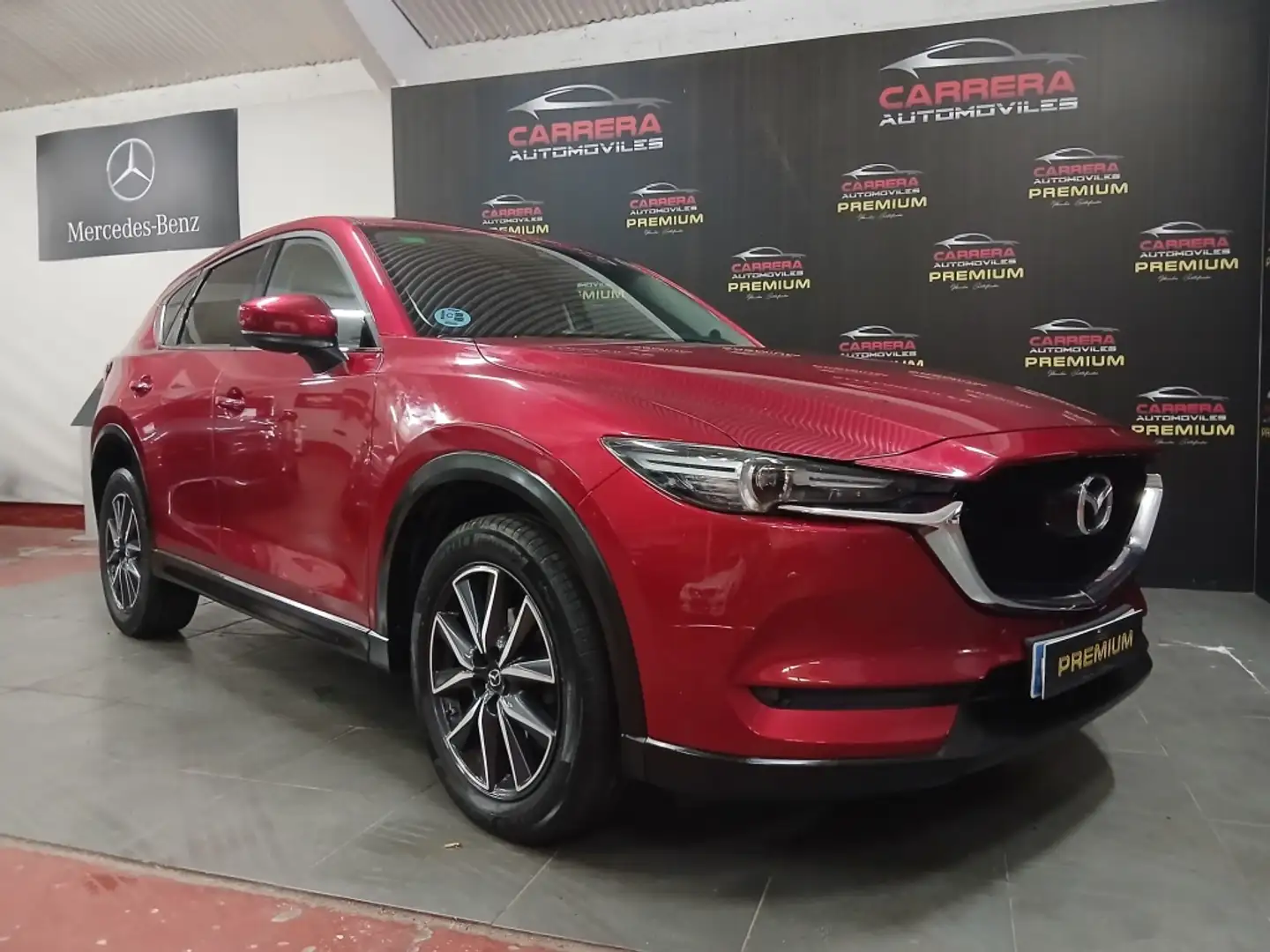 Mazda CX-5 2.2 Skyactiv-D Zenith Black AWD Aut. 110kW Burdeos - 1