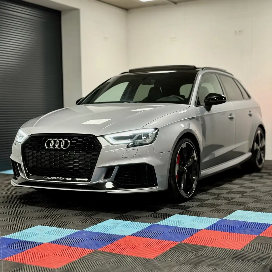 Audi RS3 Sportback 2.5 TFSI Quattro S tronic Grau - 2