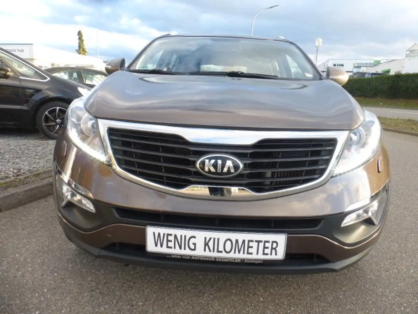 Kia Sportage 2.0 CRDI / 4WD / Aus 1.Hand / 109000 Km / Autom. Beige - 2