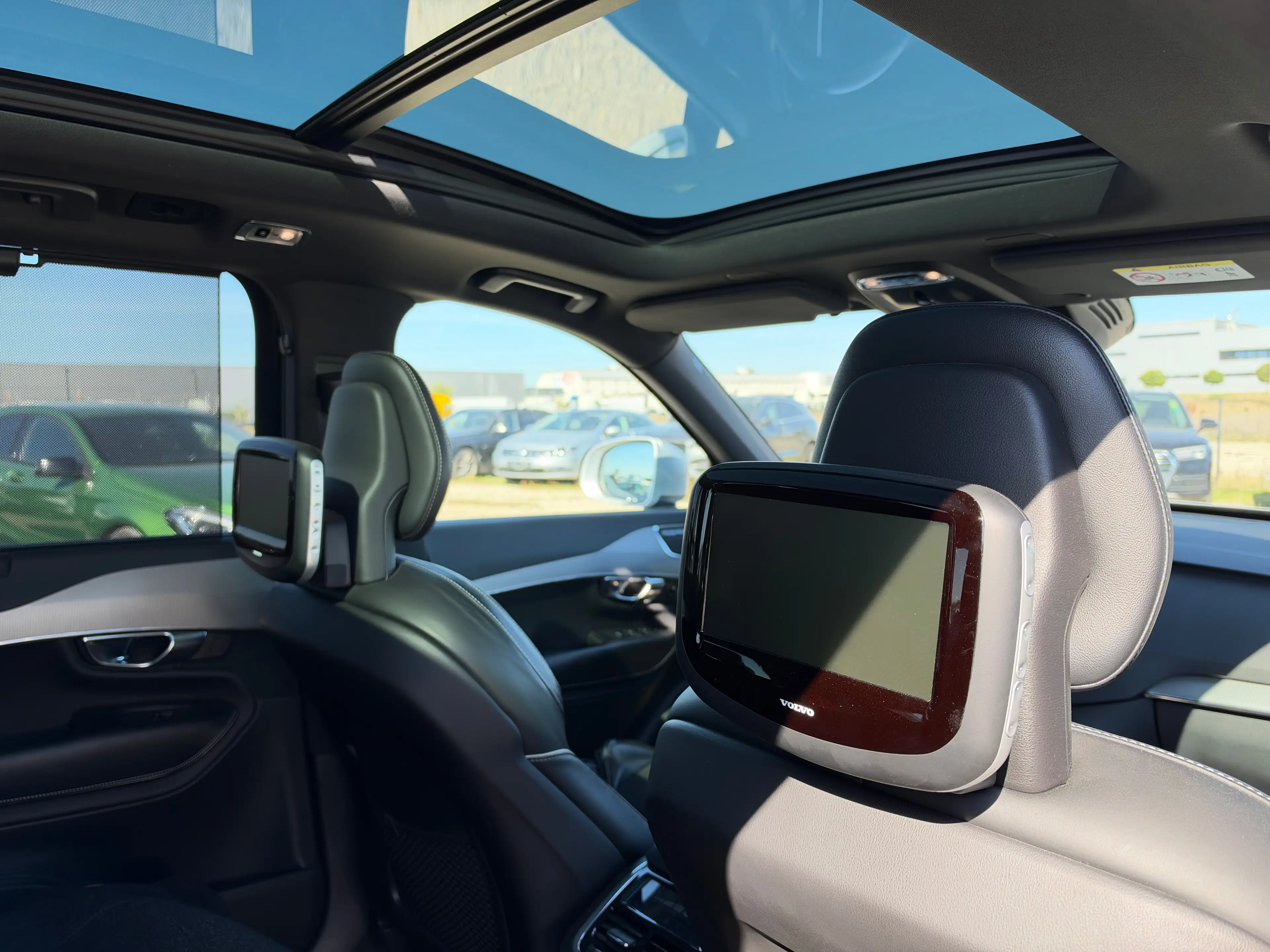 Volvo XC90 D5 AWD R-Design — photo 13