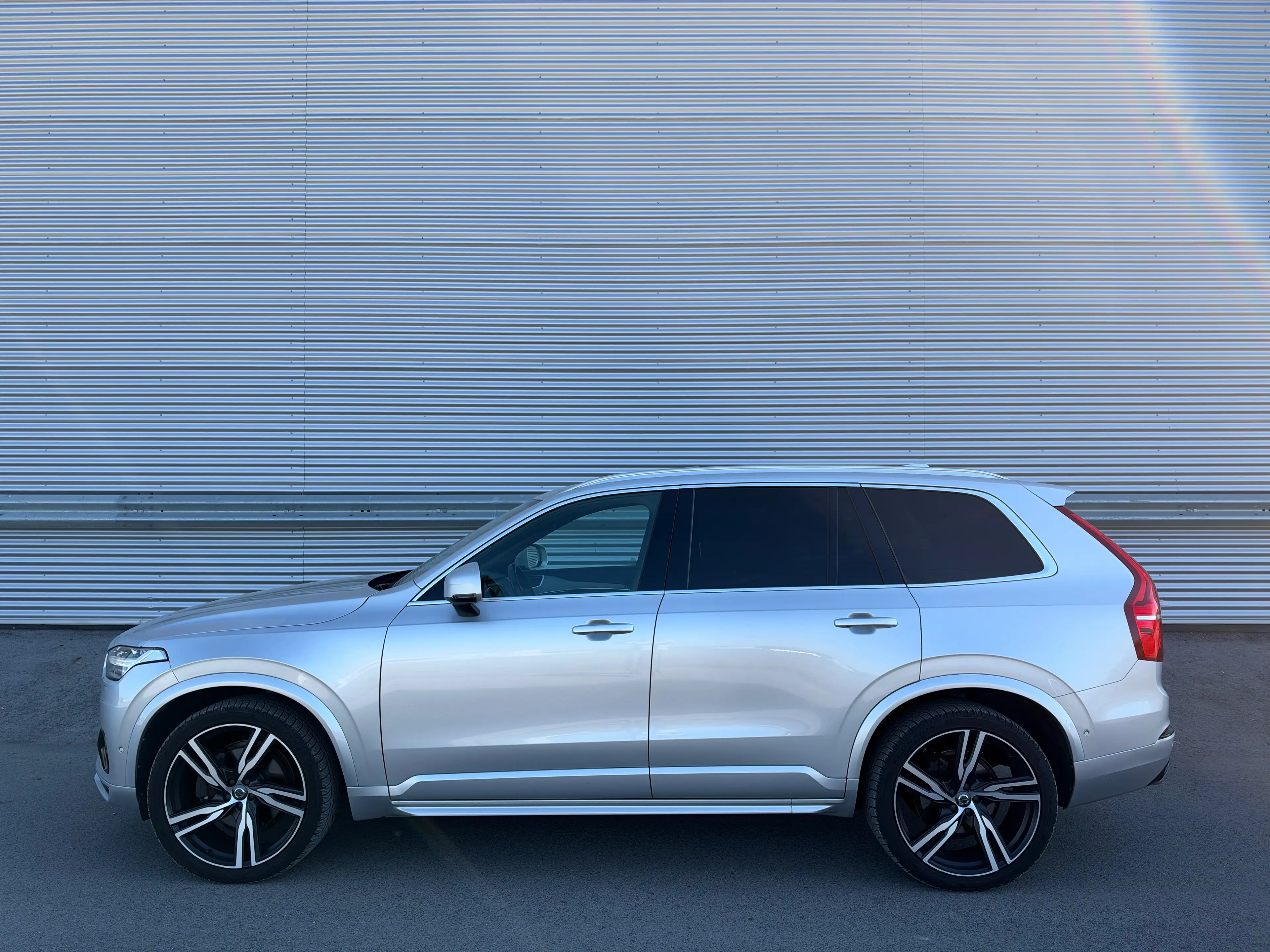 Volvo XC90 D5 AWD R-Design — photo 4
