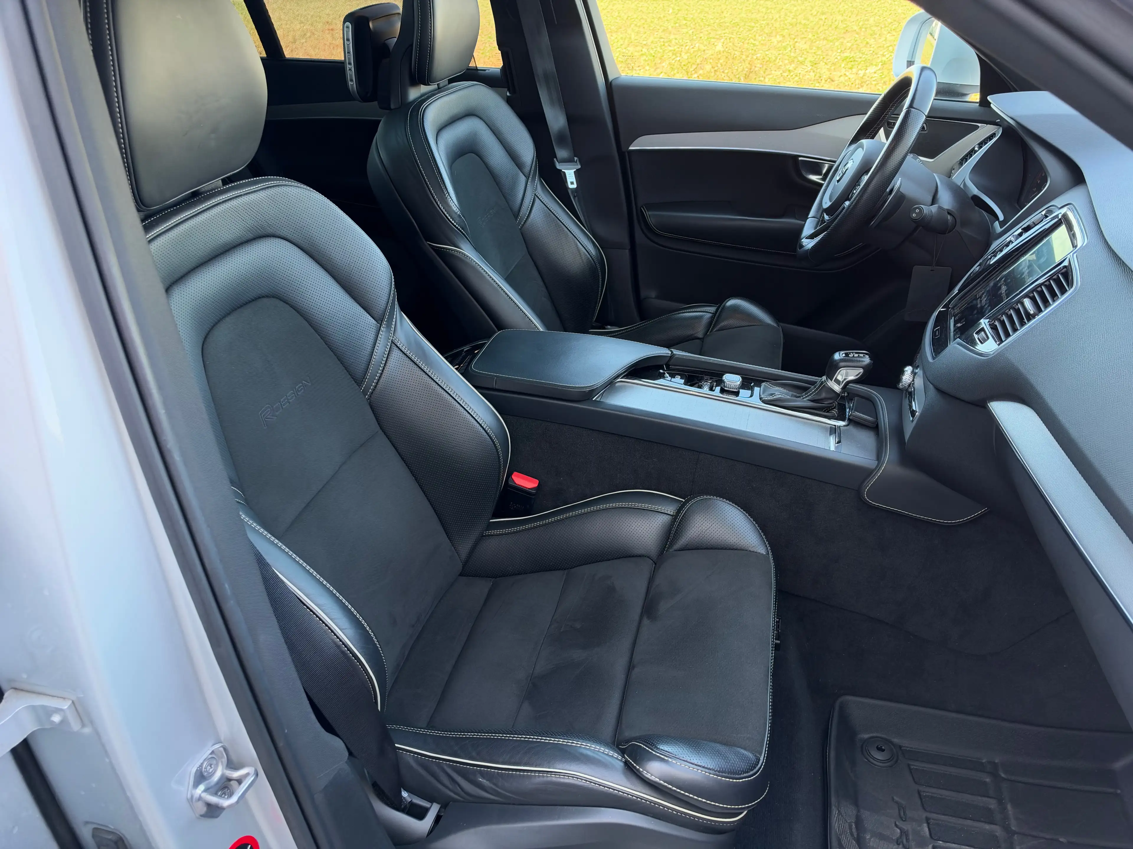 Volvo XC90 D5 AWD R-Design — photo 9