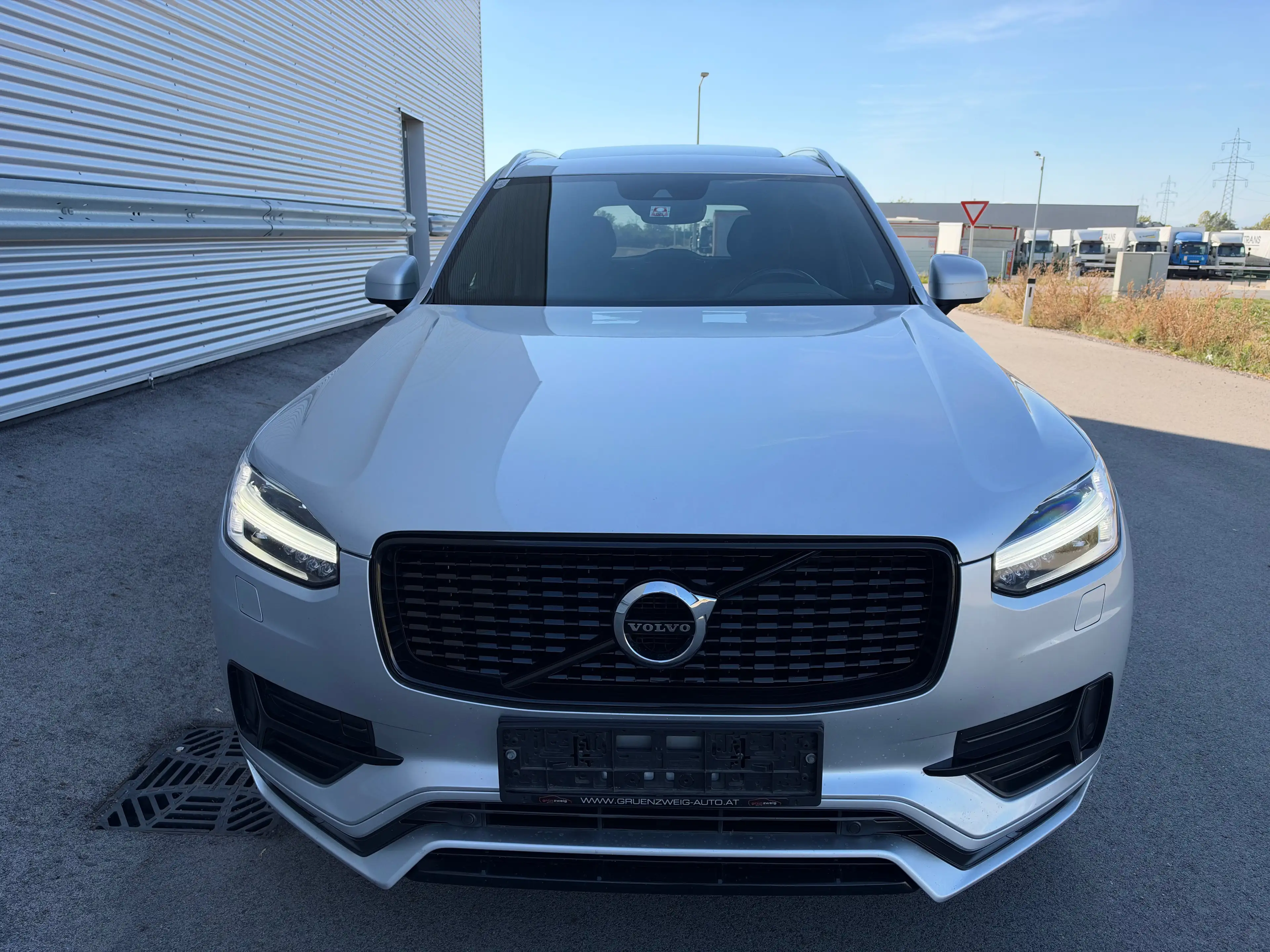 Volvo XC90 D5 AWD R-Design — photo 3