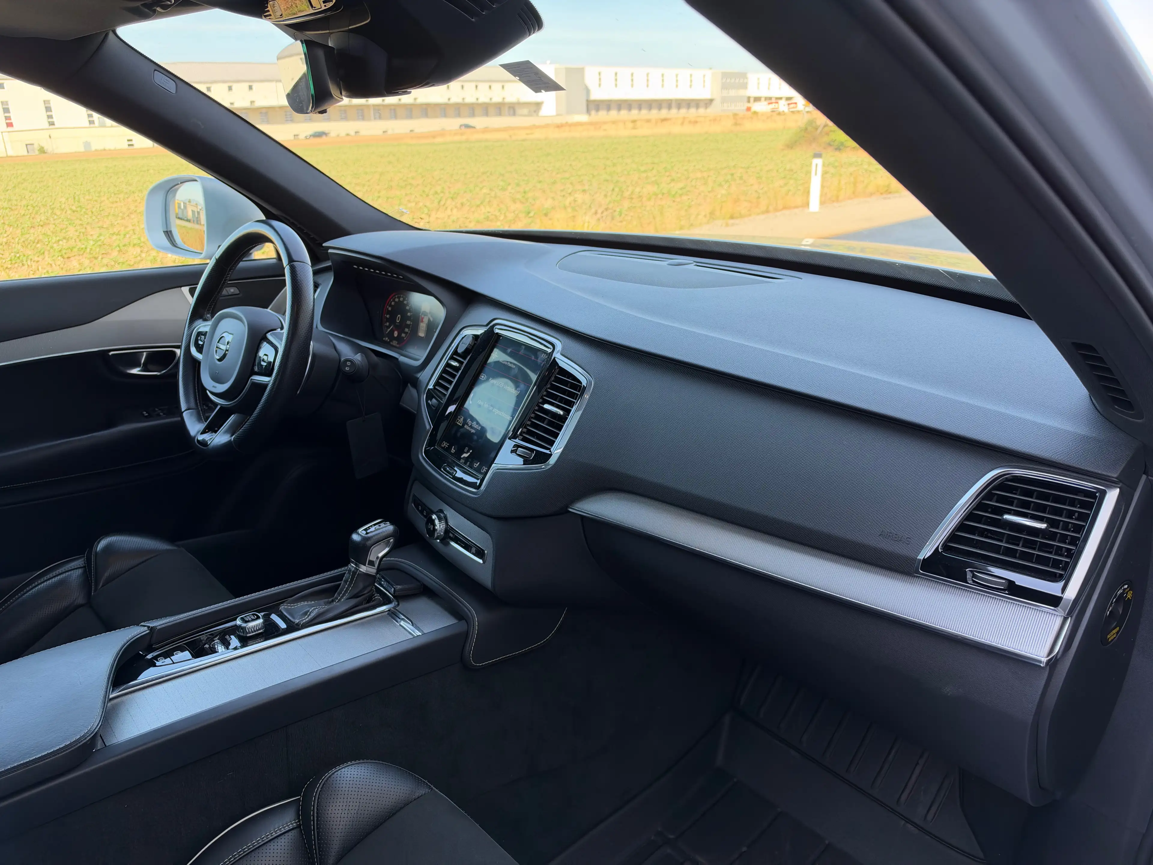 Volvo XC90 D5 AWD R-Design — photo 8