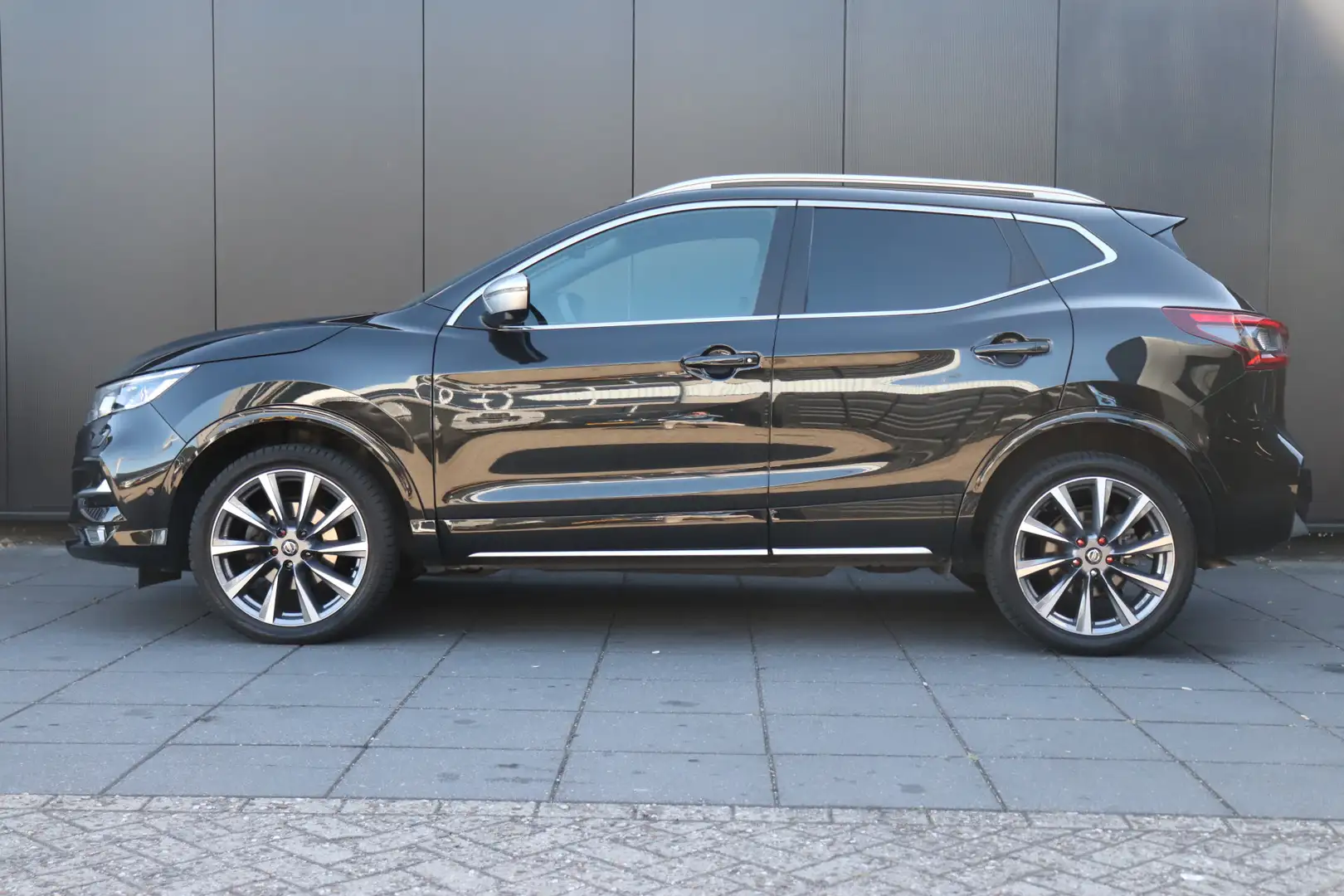 Nissan Qashqai 1.3 160 PK DIG-T Tekna + | LEDER | CRUISE | PANO-D Zwart - 2