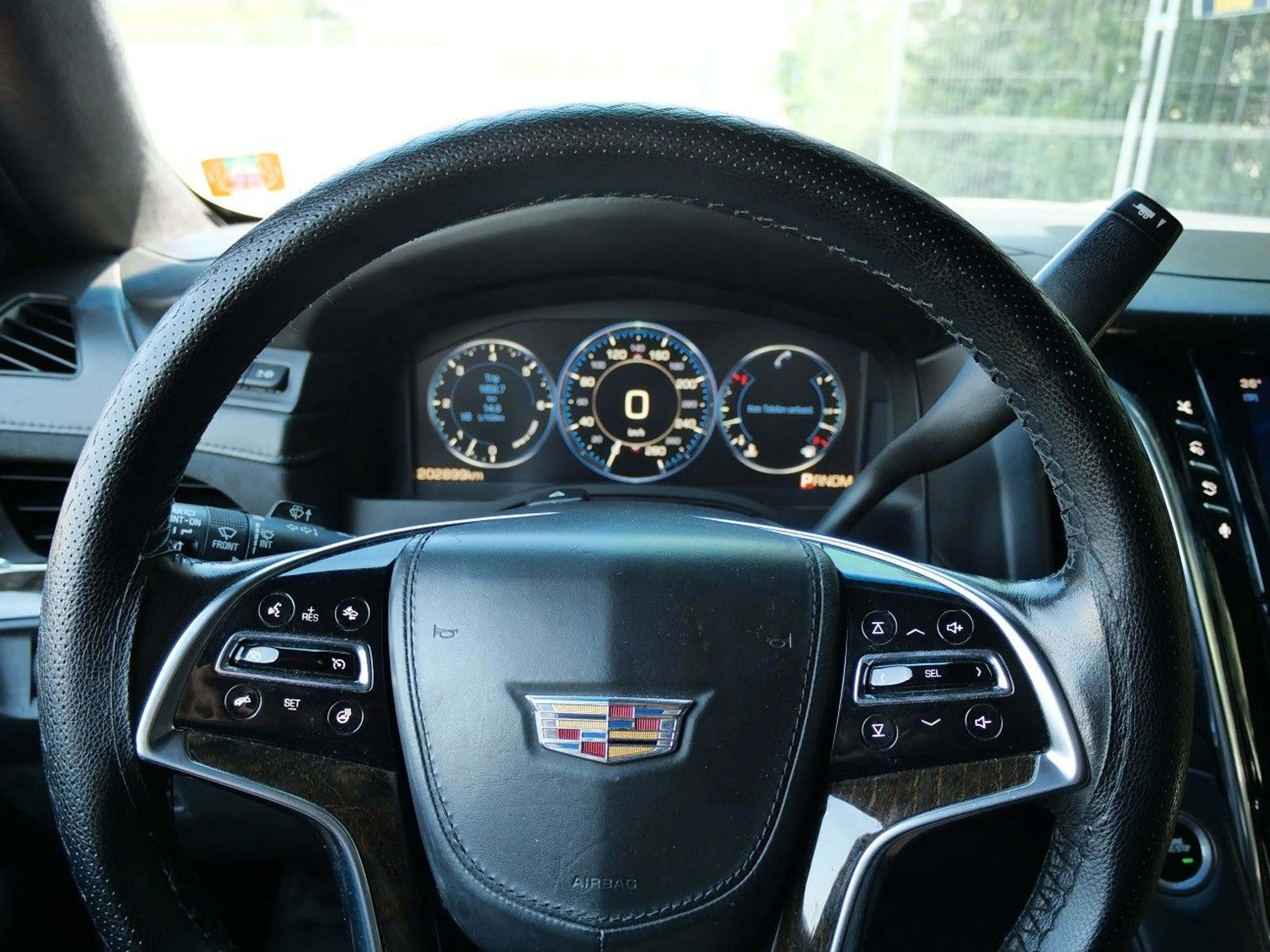 Cadillac Escalade GMT K2XL Platinum — photo 13