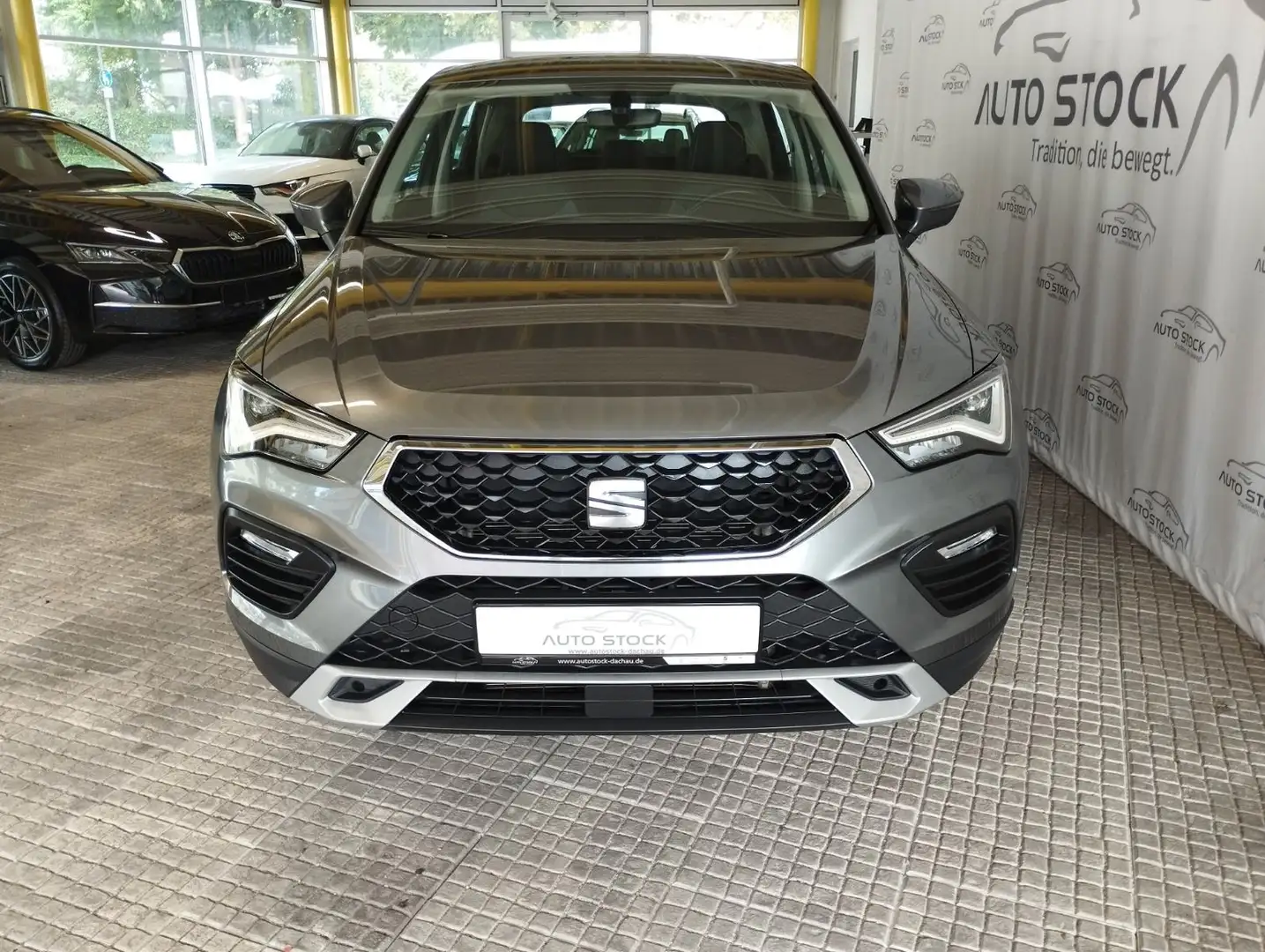SEAT Ateca 2.0 TDI DSG Style Navi PDC LED Full Link Grijs - 2