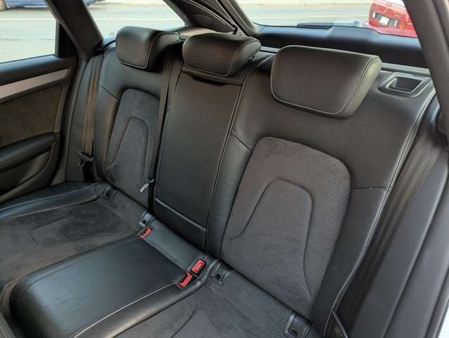 2010 Audi A4 4dr Wgn Auto quattro 2.0T Premium S Line thumb 14
