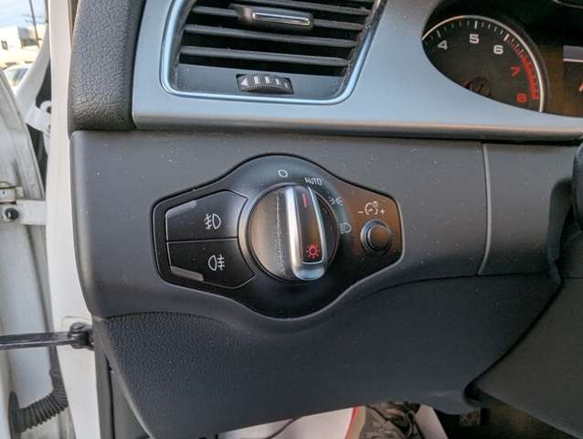 2010 Audi A4 4dr Wgn Auto quattro 2.0T Premium S Line thumb 27