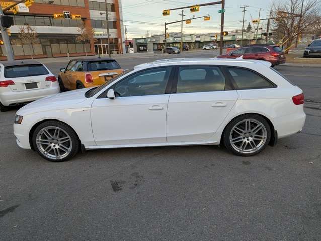 2010 Audi A4 4dr Wgn Auto quattro 2.0T Premium S Line thumb 35