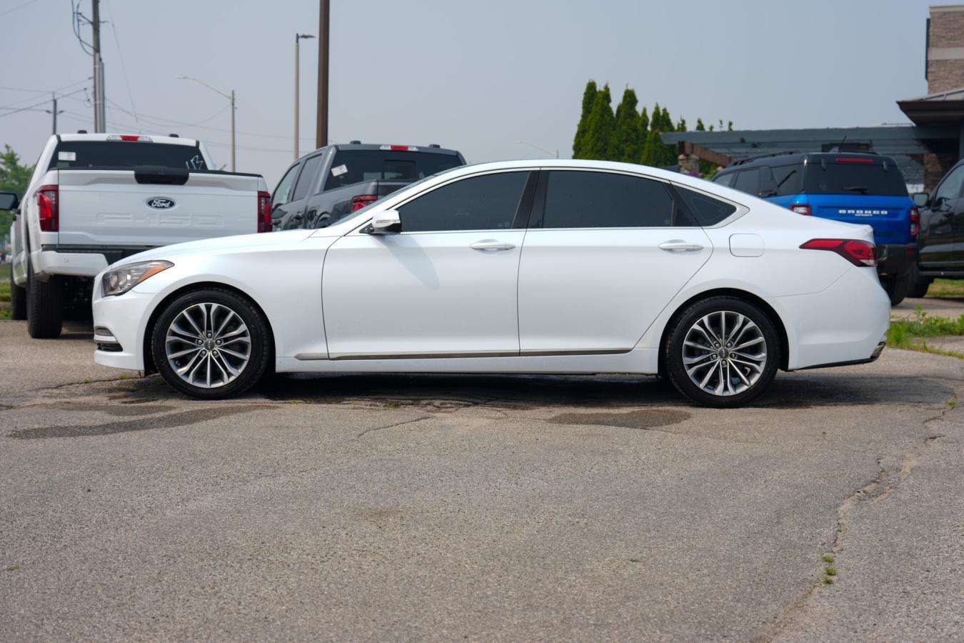 2016 Hyundai Genesis AWD LEATHER PANO ROOF HEADS UP DISPLAY — снимка 1