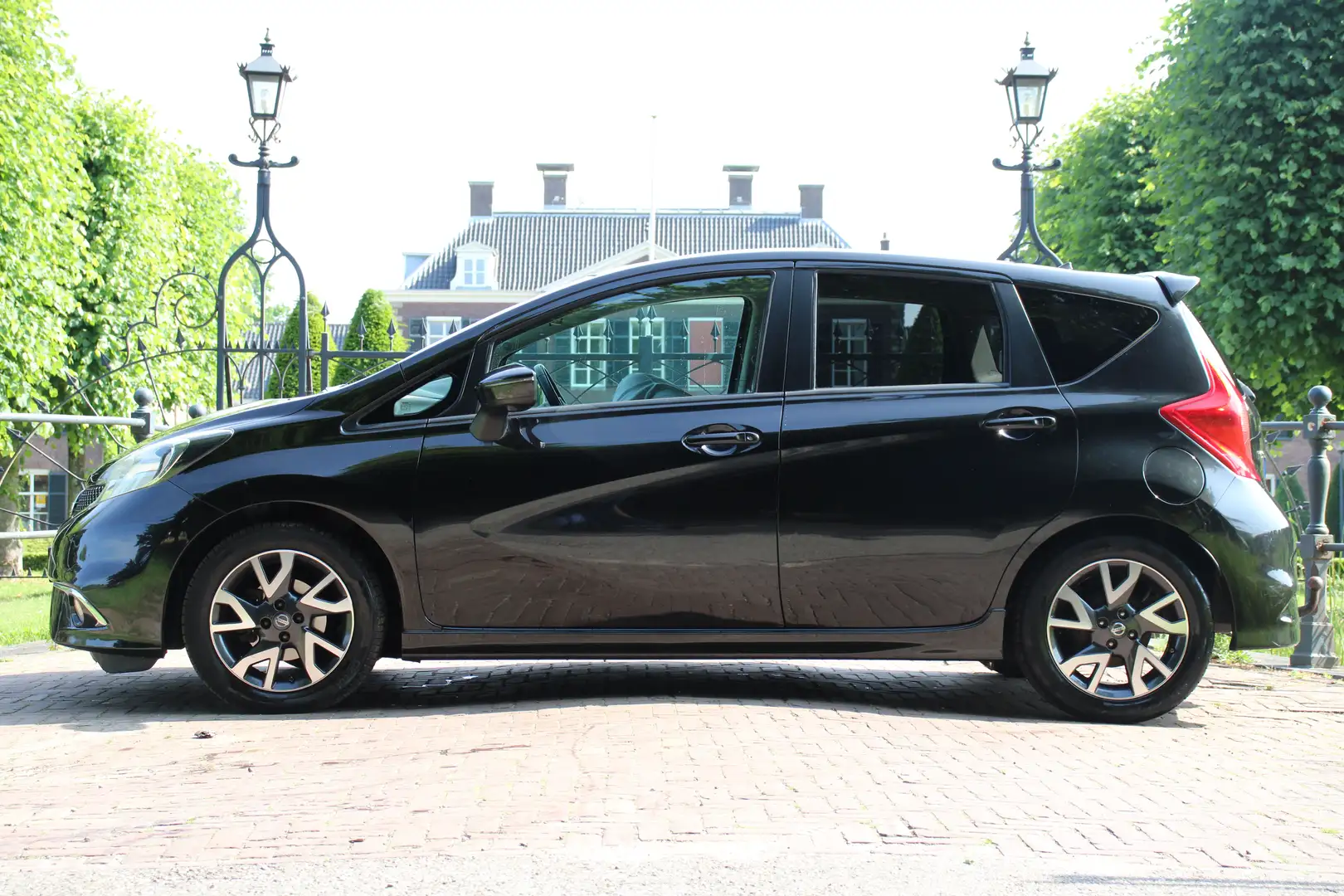 Nissan Note 1.2 DIG-S Acenta | NAVI | 360° CAMERA | CLIMA | CR Zwart - 2