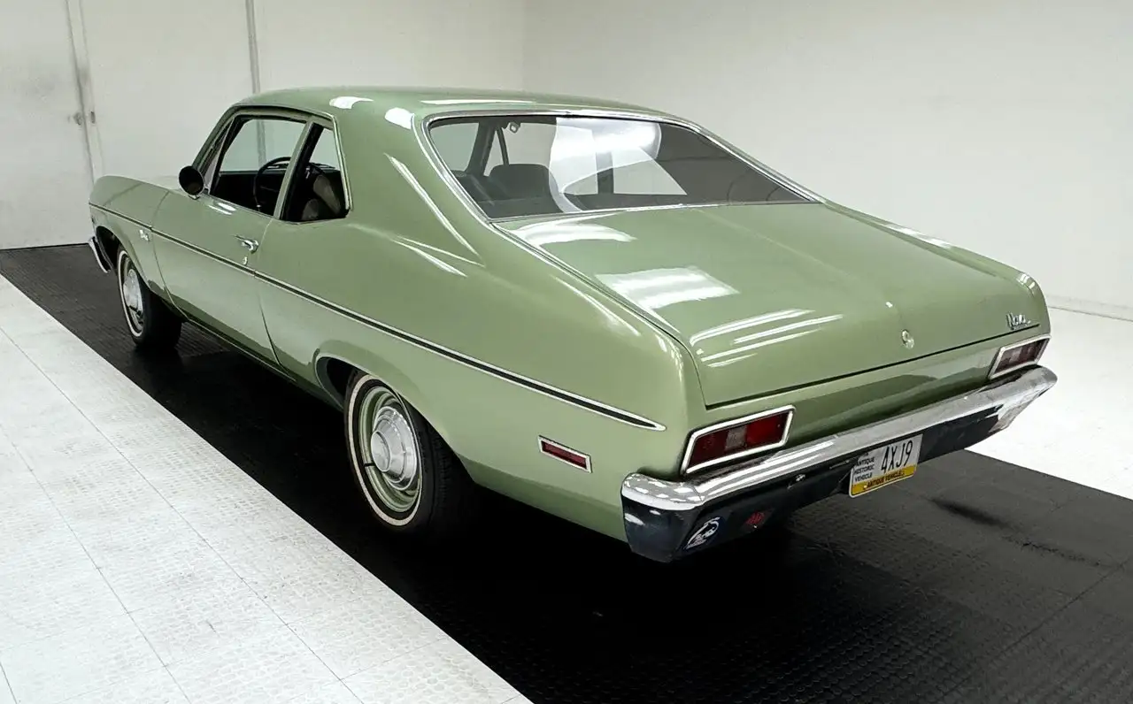 Chevrolet Nova 2 Door Sedan, foto 3