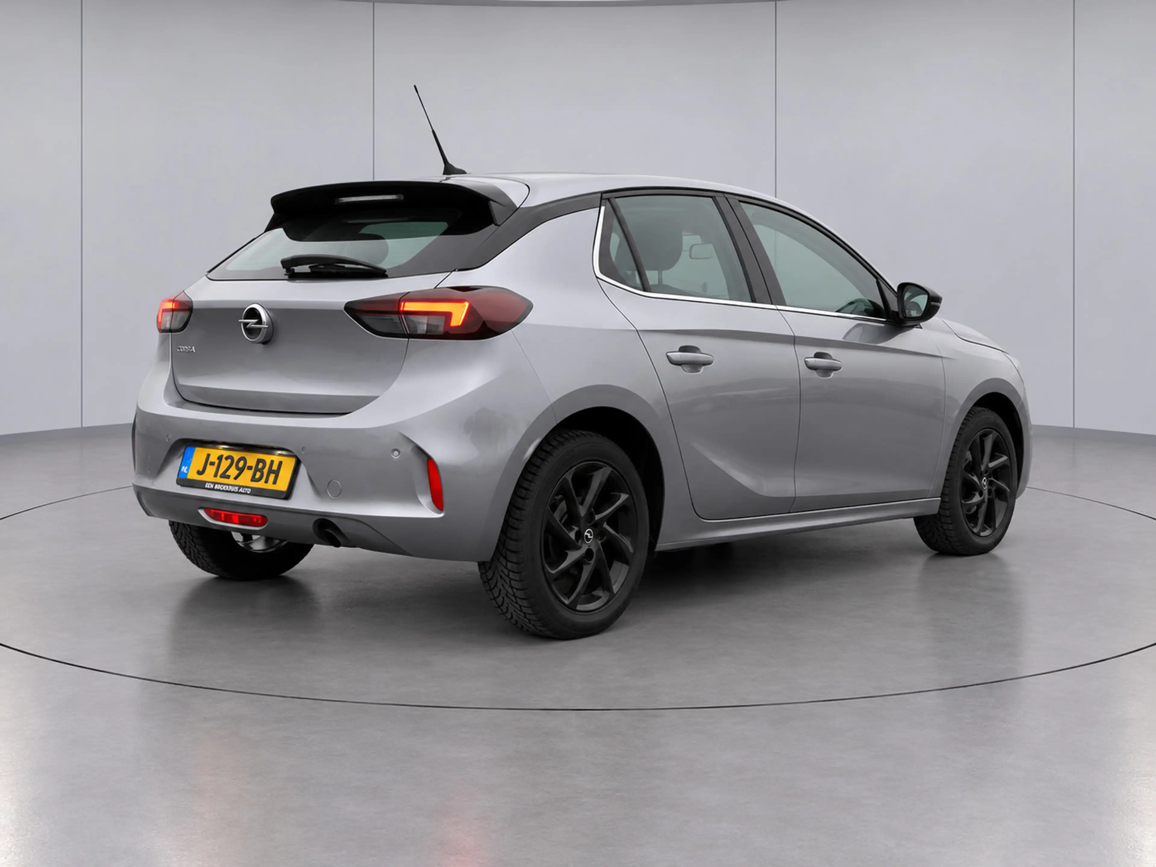 Opel Corsa 1.2 Elegance/NAVI/CARPLAY/DIGI DASH — photo 2