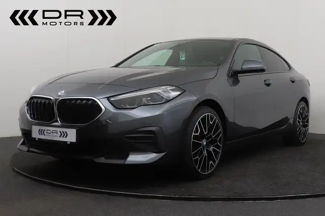 BMW 216 LEDER - APPLE CARPLAY - VERWARMDE ZETELS EN STUUR